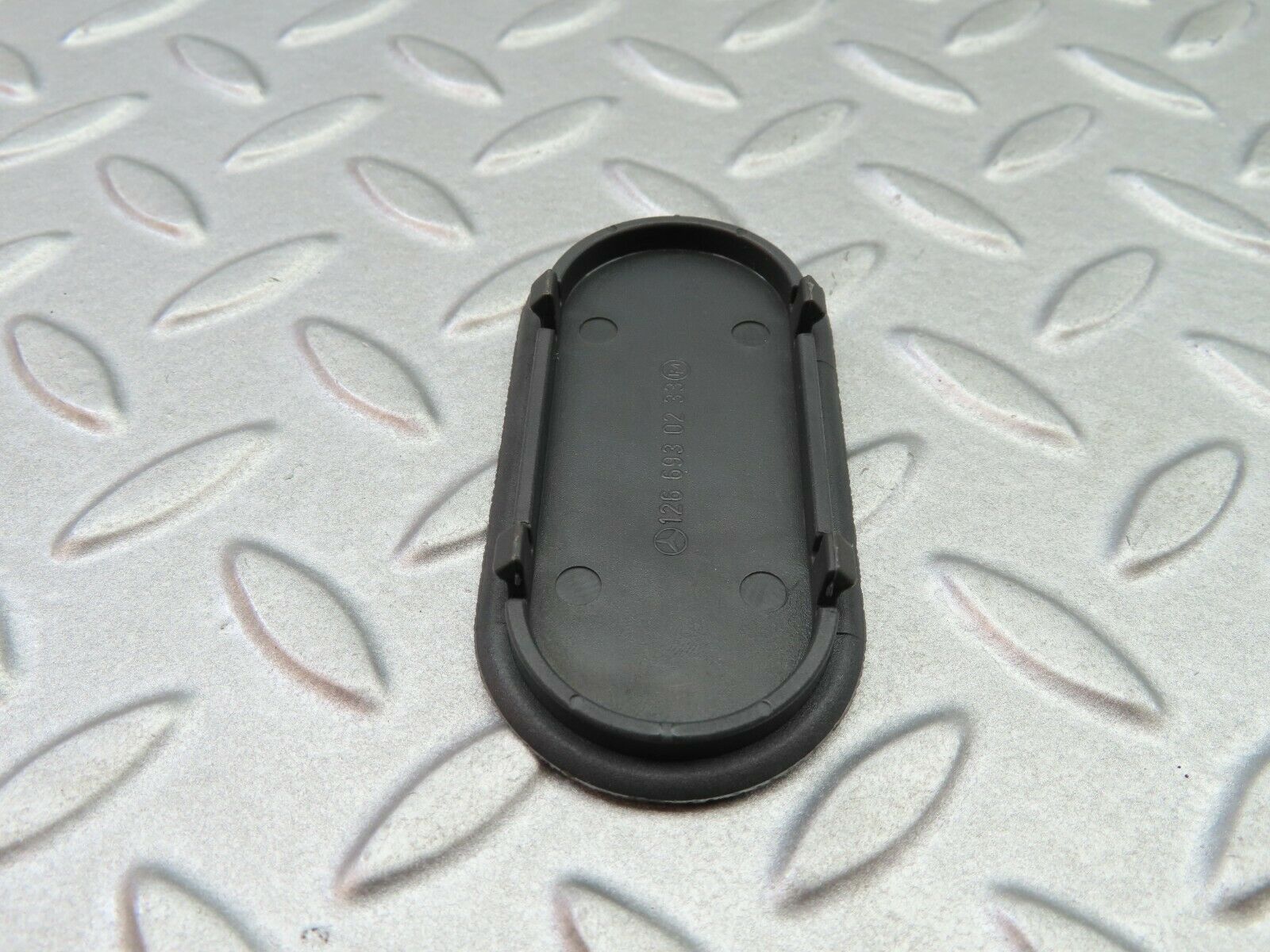 6122 Mercedes-Benz W126 380SE Cover For Glove Box 1266930233