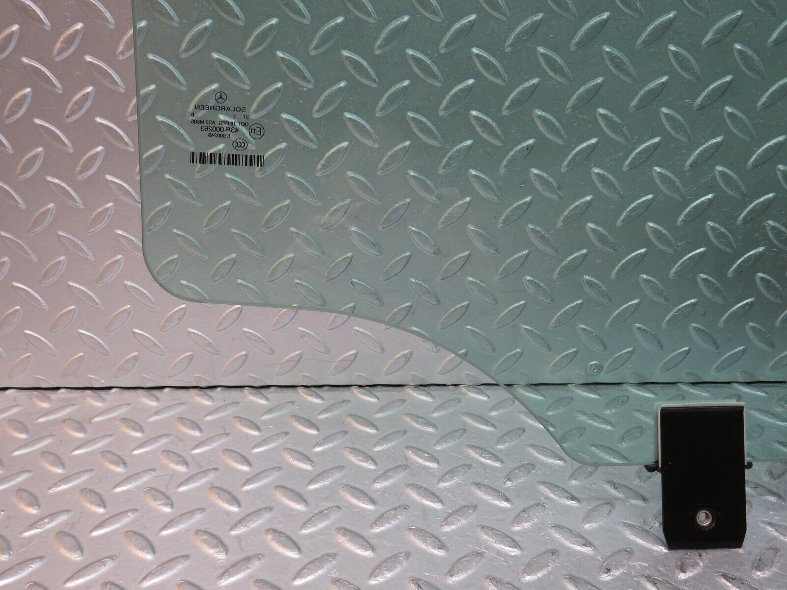 35165 Mercedes-Benz W221 Rear Left Door Window Glass