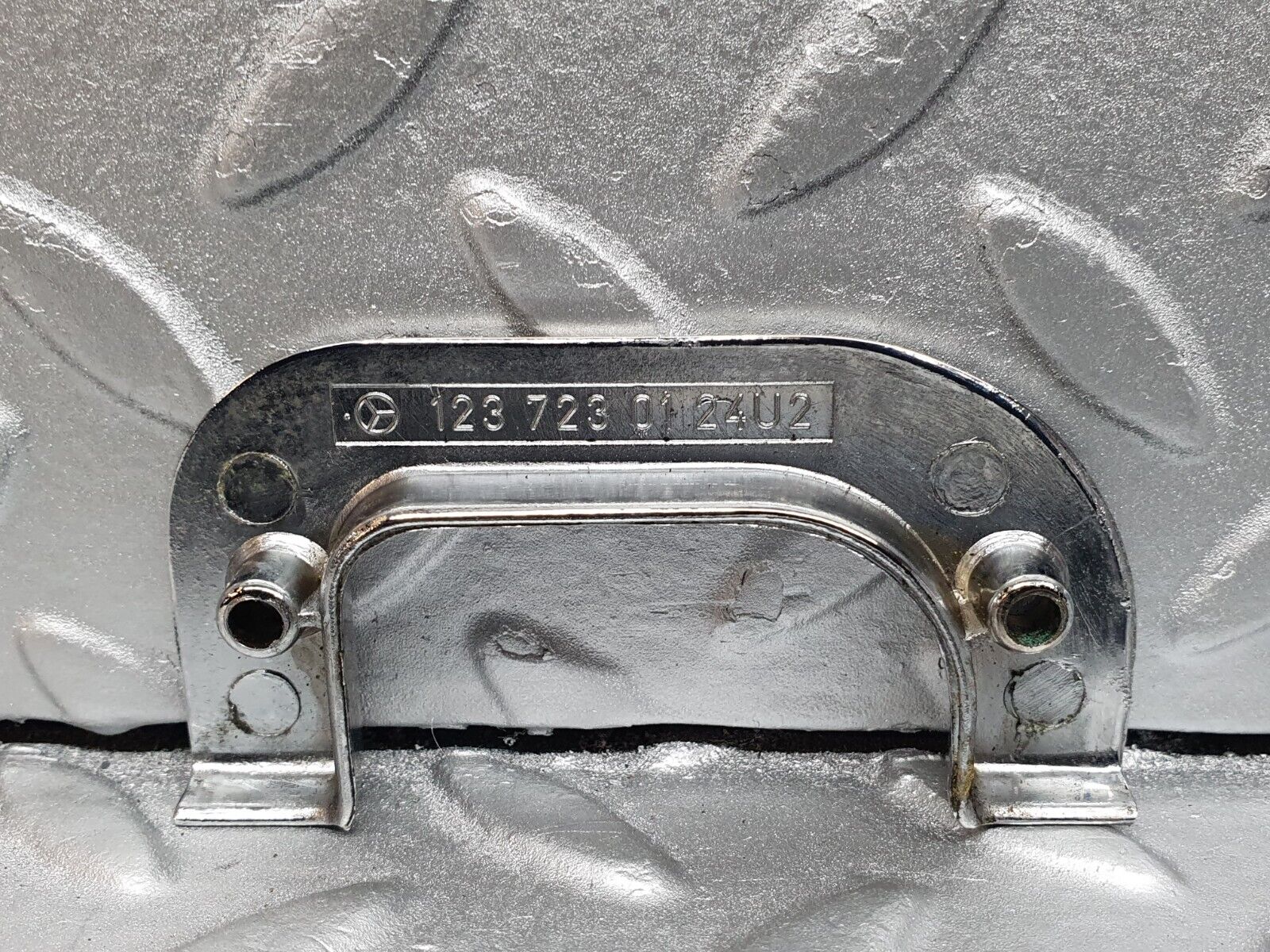 40898 Mercedes-Benz W126 300SE Interior Chrome Door Latch Trim Left 1237230124