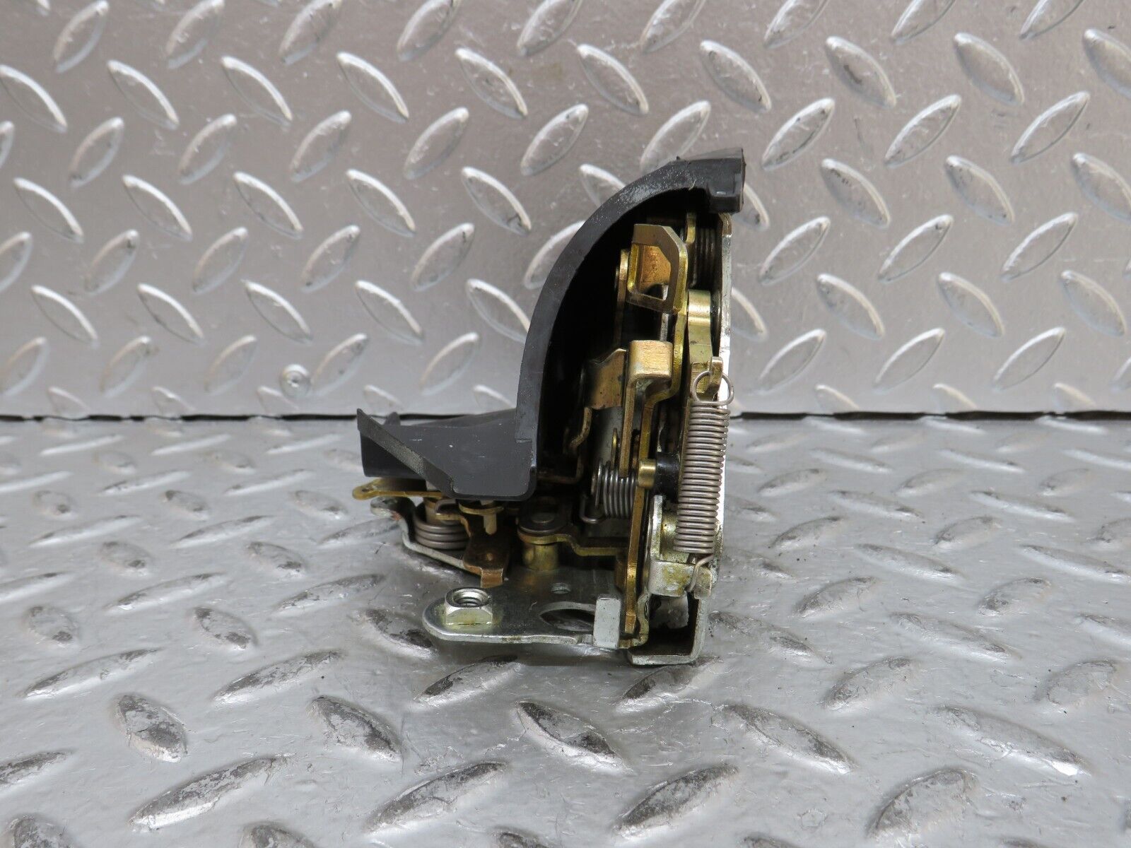 28291 Mercedes-Benz S123 240D Wagon Rear Left Door Lock Mechanism 1237330108