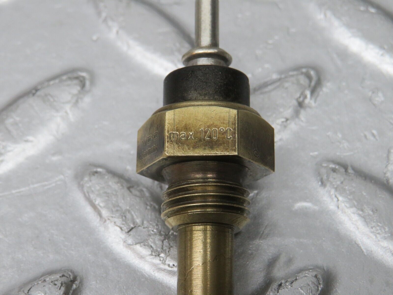 32676 Mercedes-Benz S124 300TE Wagon Coolant Temperature Sensor VDO 0055421017