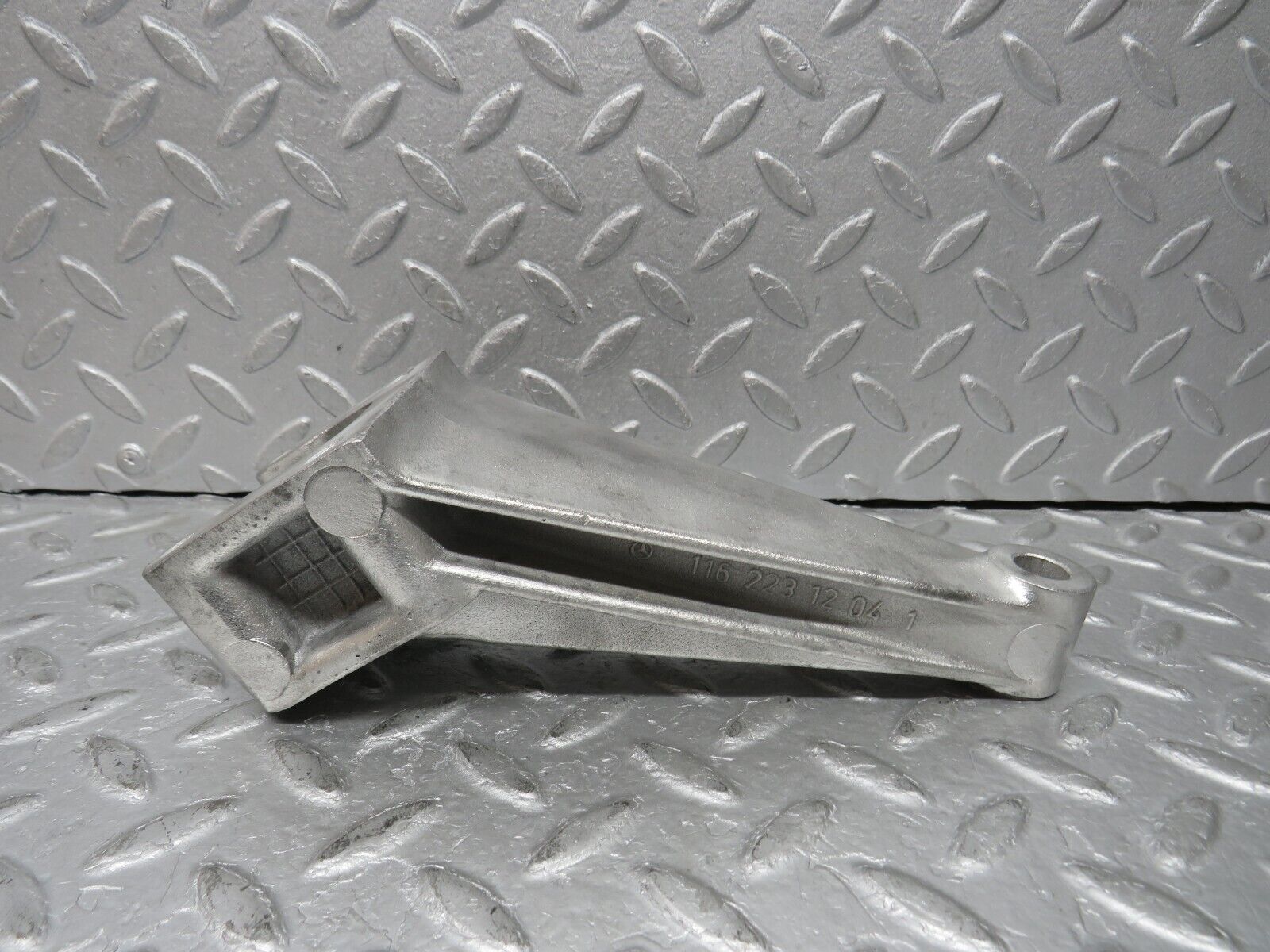 37615 Mercedes-Benz W109 300SEL Engine Mount Bracket Left Side 1162231204