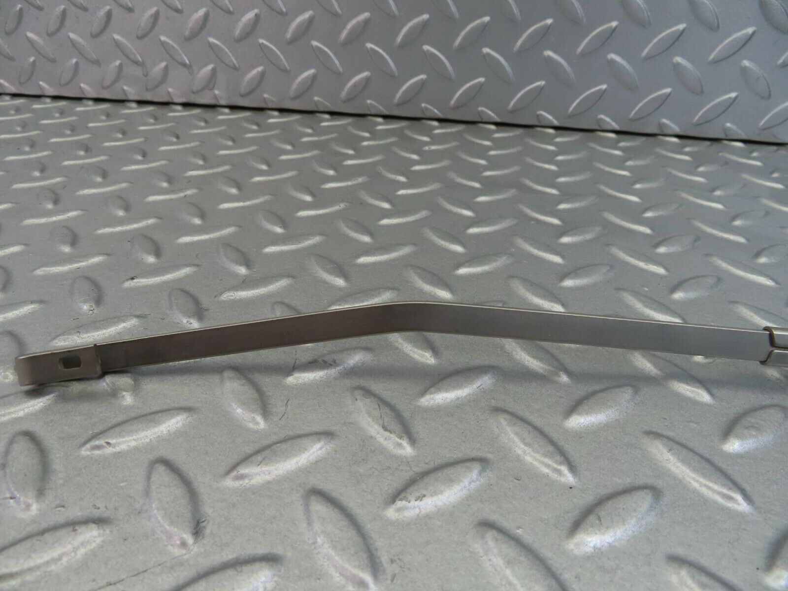 7906 Mercedes-Benz W115 220D Wiper Arm Right Side