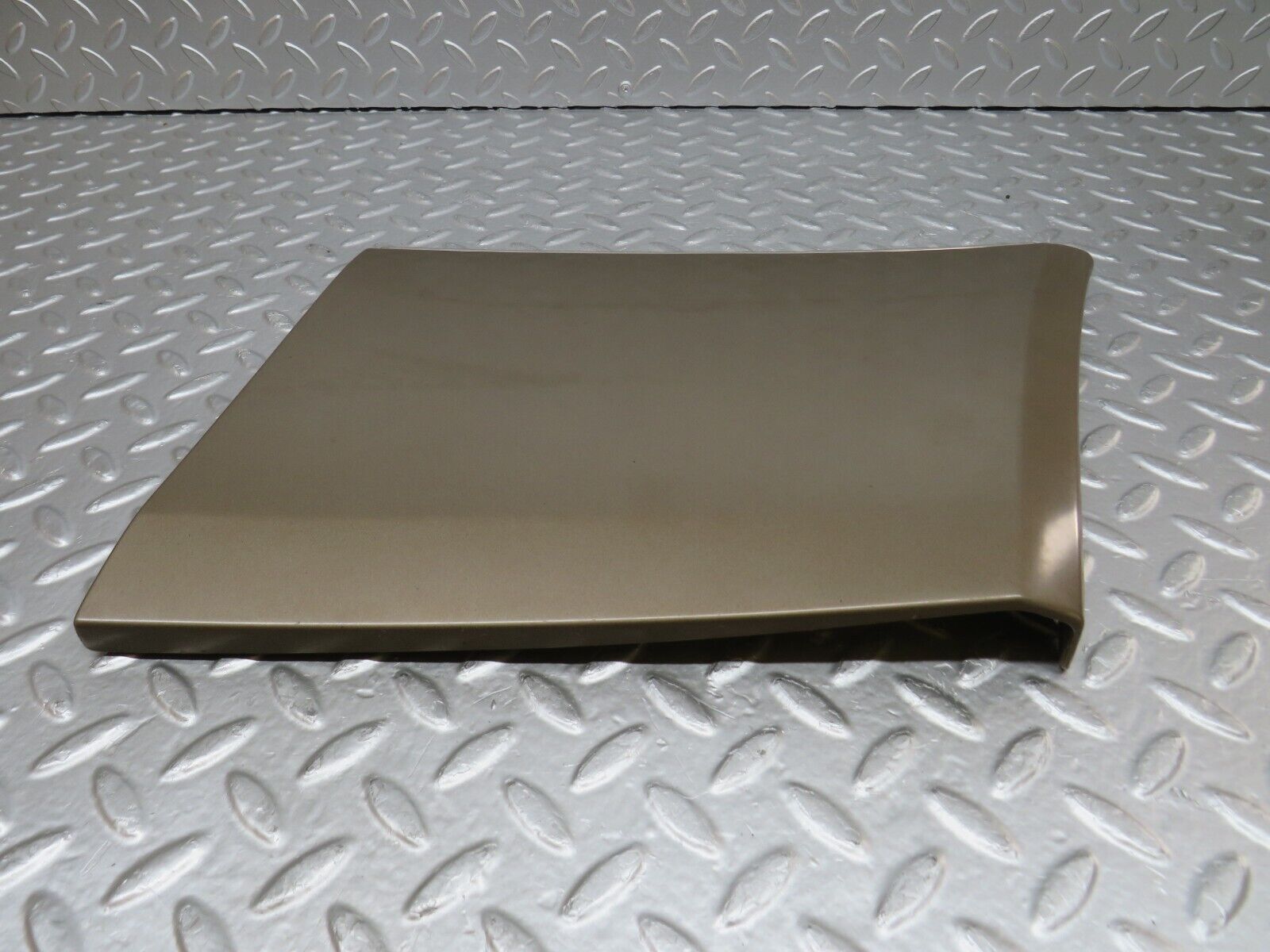 29256 Mercedes-Benz W124 230E Front Right Fender Wing Moulding Trim 1246901440