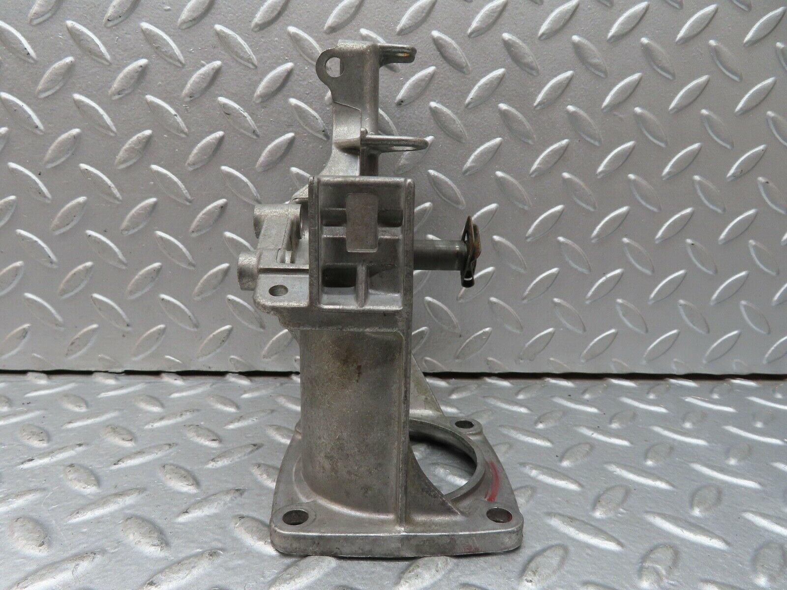 19100 Mercedes-Benz W123 300D Brake Pedal Bracket 1232940501