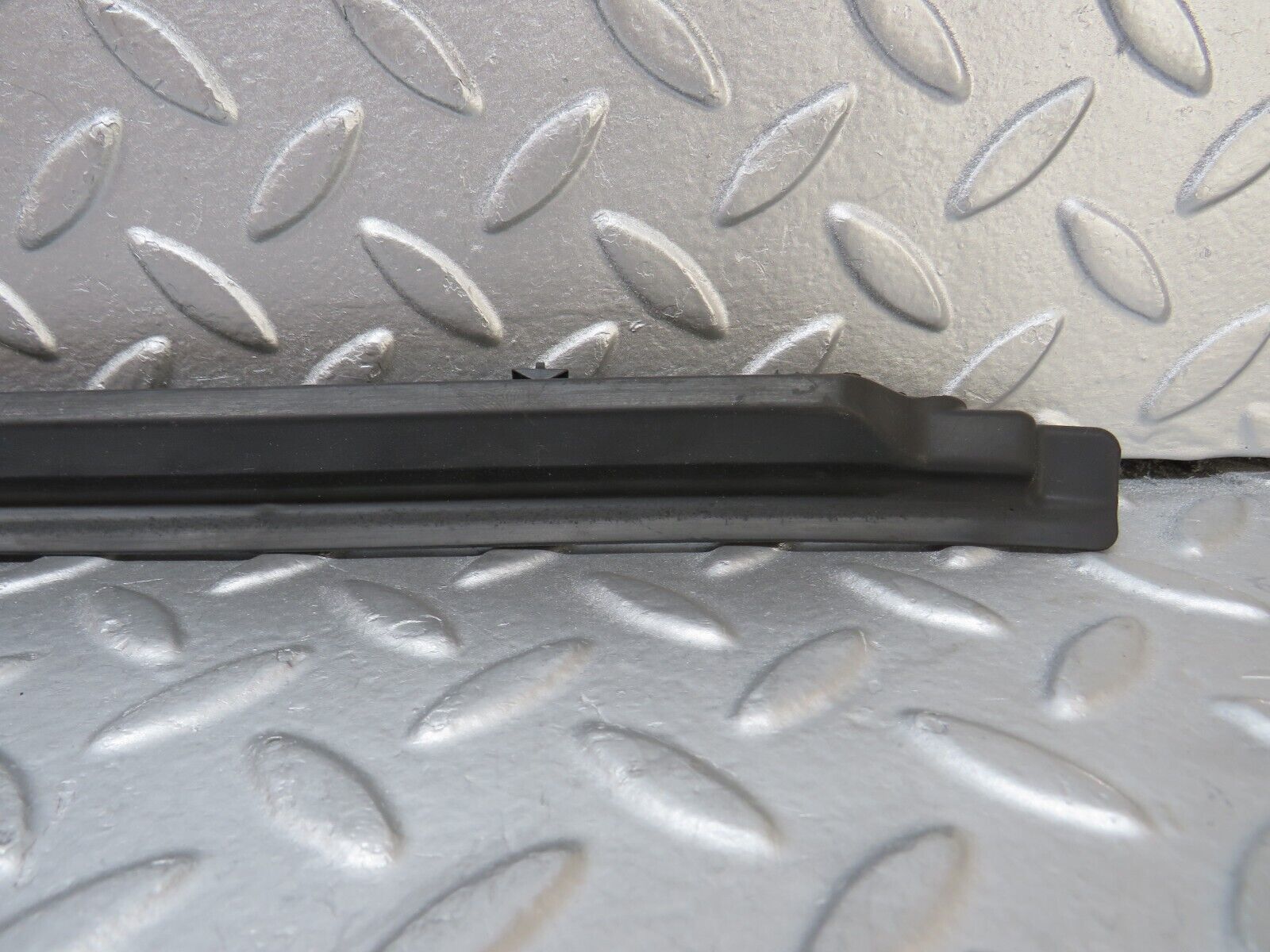 35258 Mercedes-Benz W221 Rear Right Door Lower Seal Trim 2216900462