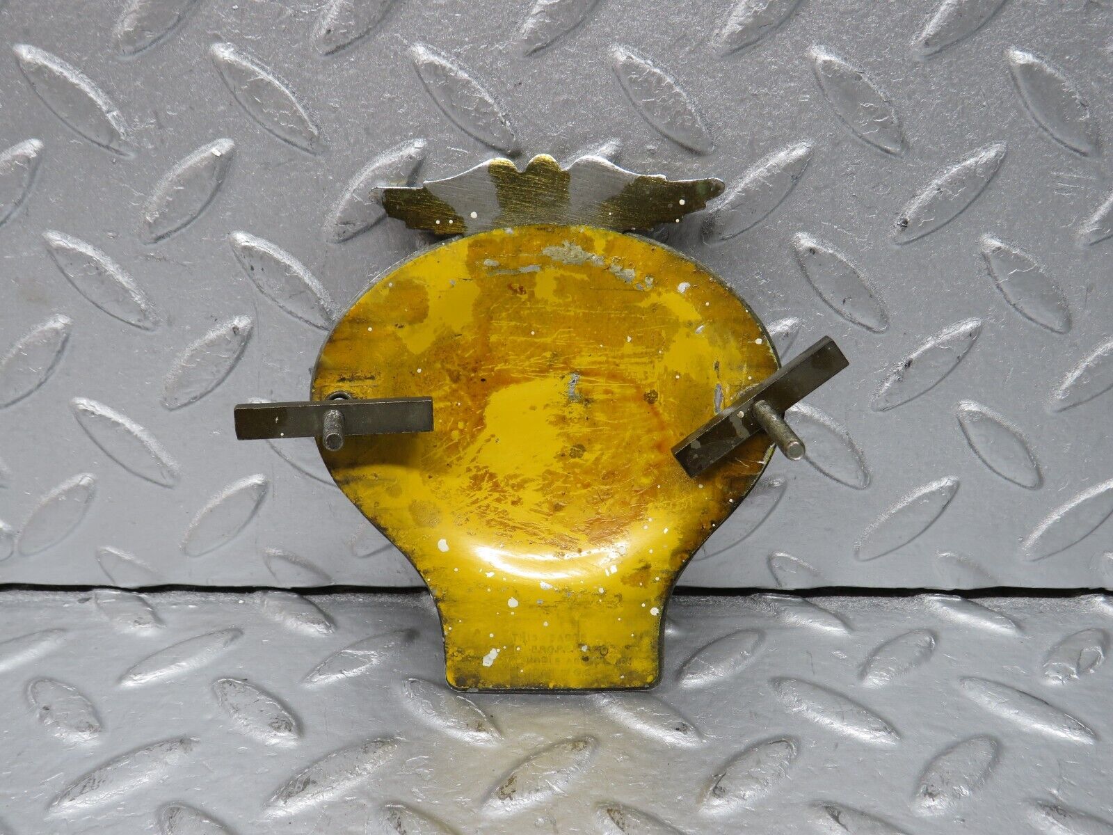 38172 AA / The Automobile Association Vintage Membership Badge 6C41462 (1962/63)