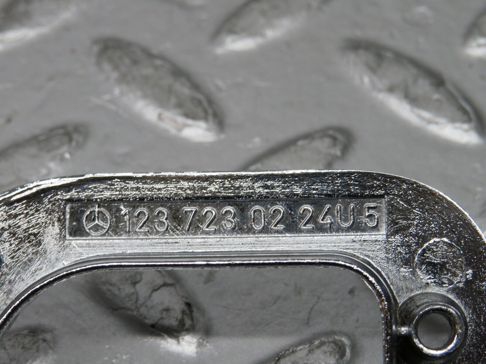 0541 Mercedes-Benz W123 230E Right Interior Chrome Door Latch Trim 1237230224