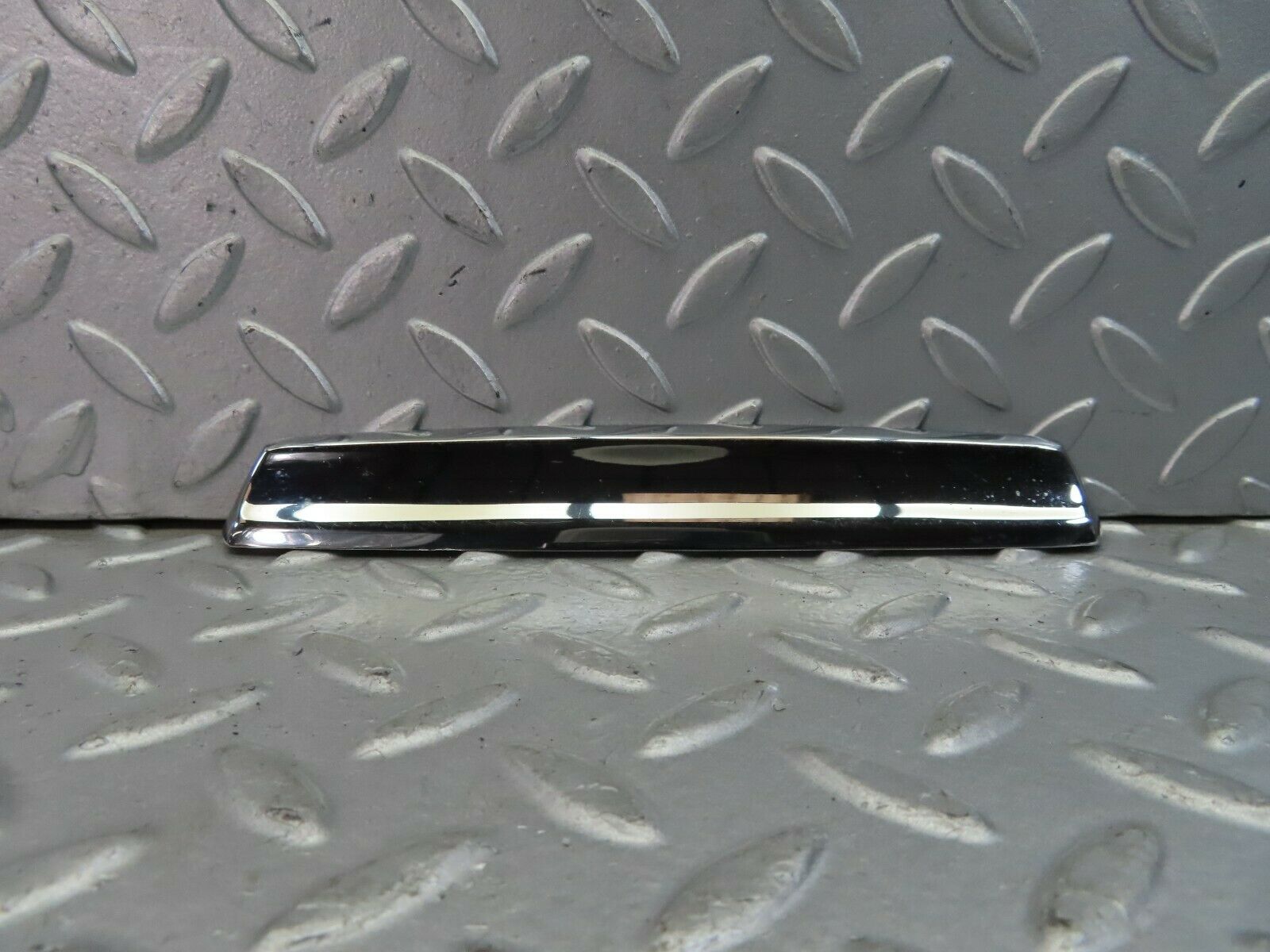 9219 Mercedes-Benz W115 Trunk Lid Chrome Handle 1157580002 205 mm length type