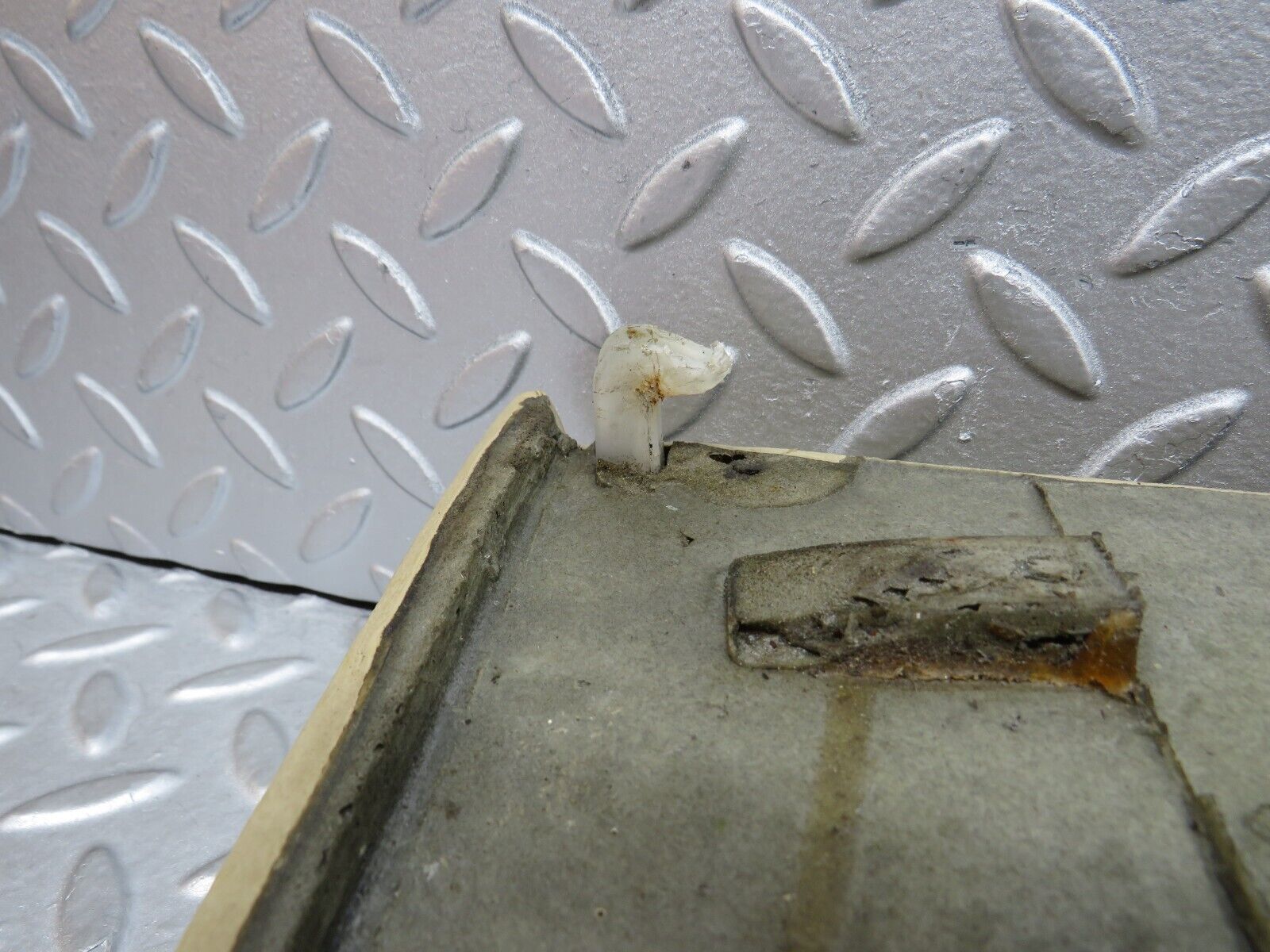 36861 Mercedes-Benz C126 420SEC Left Door Interior Handle Armrest Beige