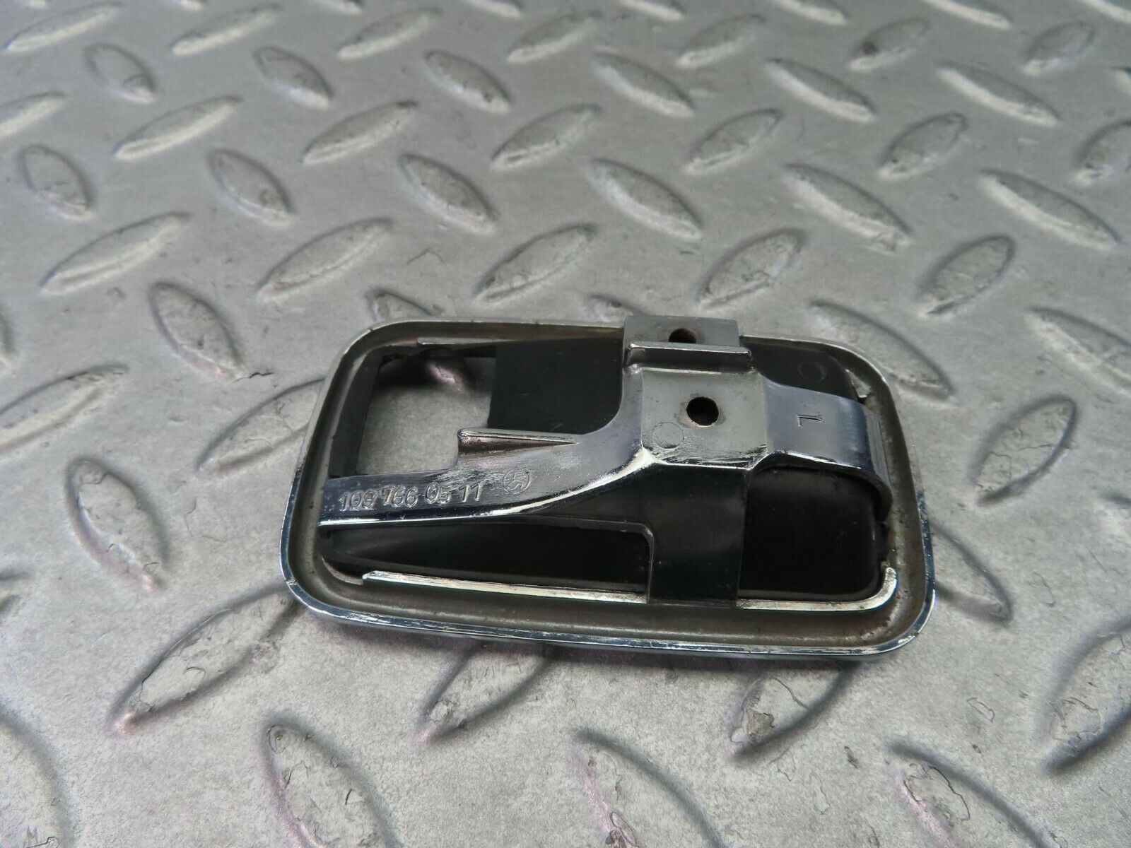 8662 Mercedes-Benz W108 Chrome Frame For Door Opener Left 1087660511
