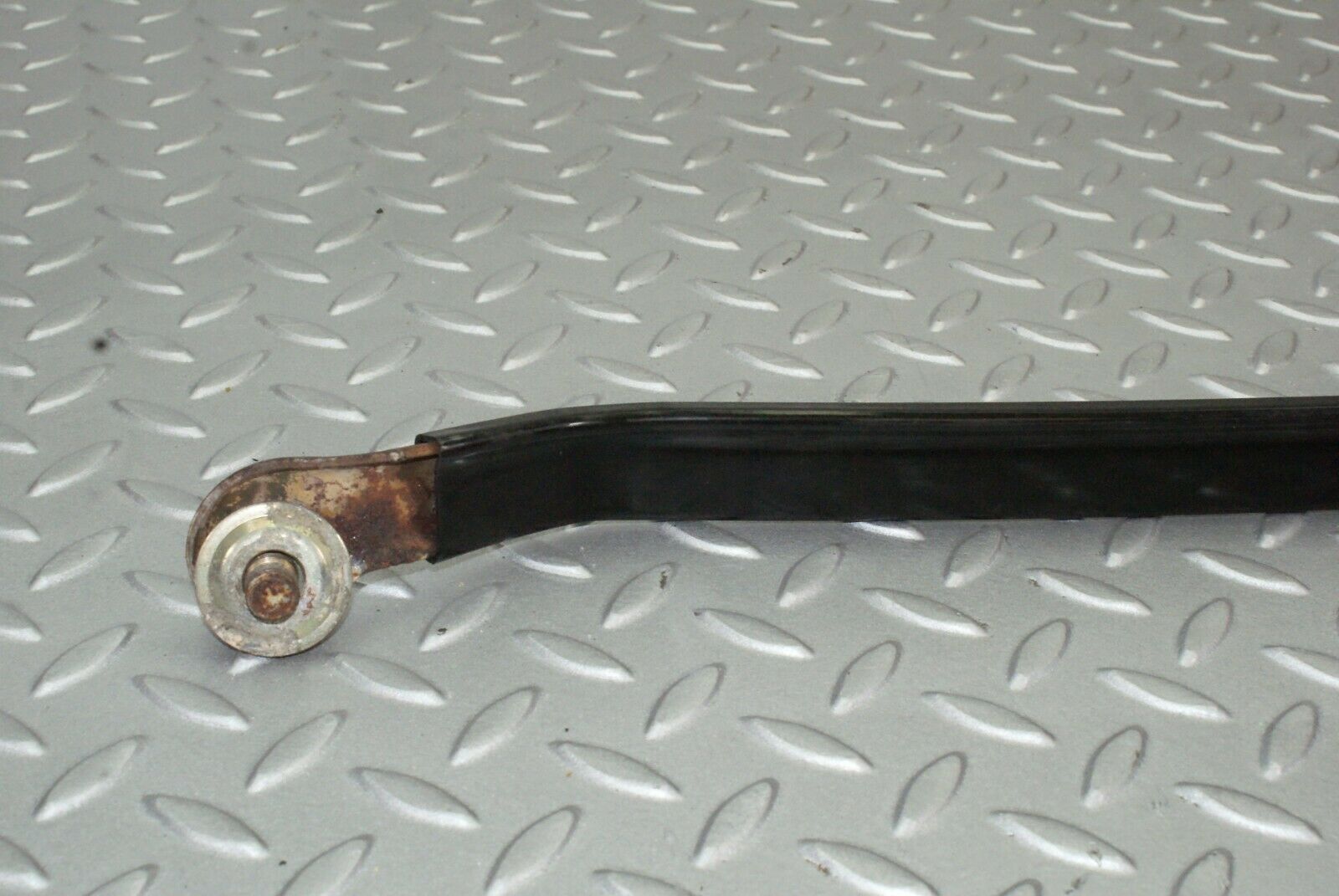 2527 Mercedes-Benz W116 350SE Seat Belt Runner Left