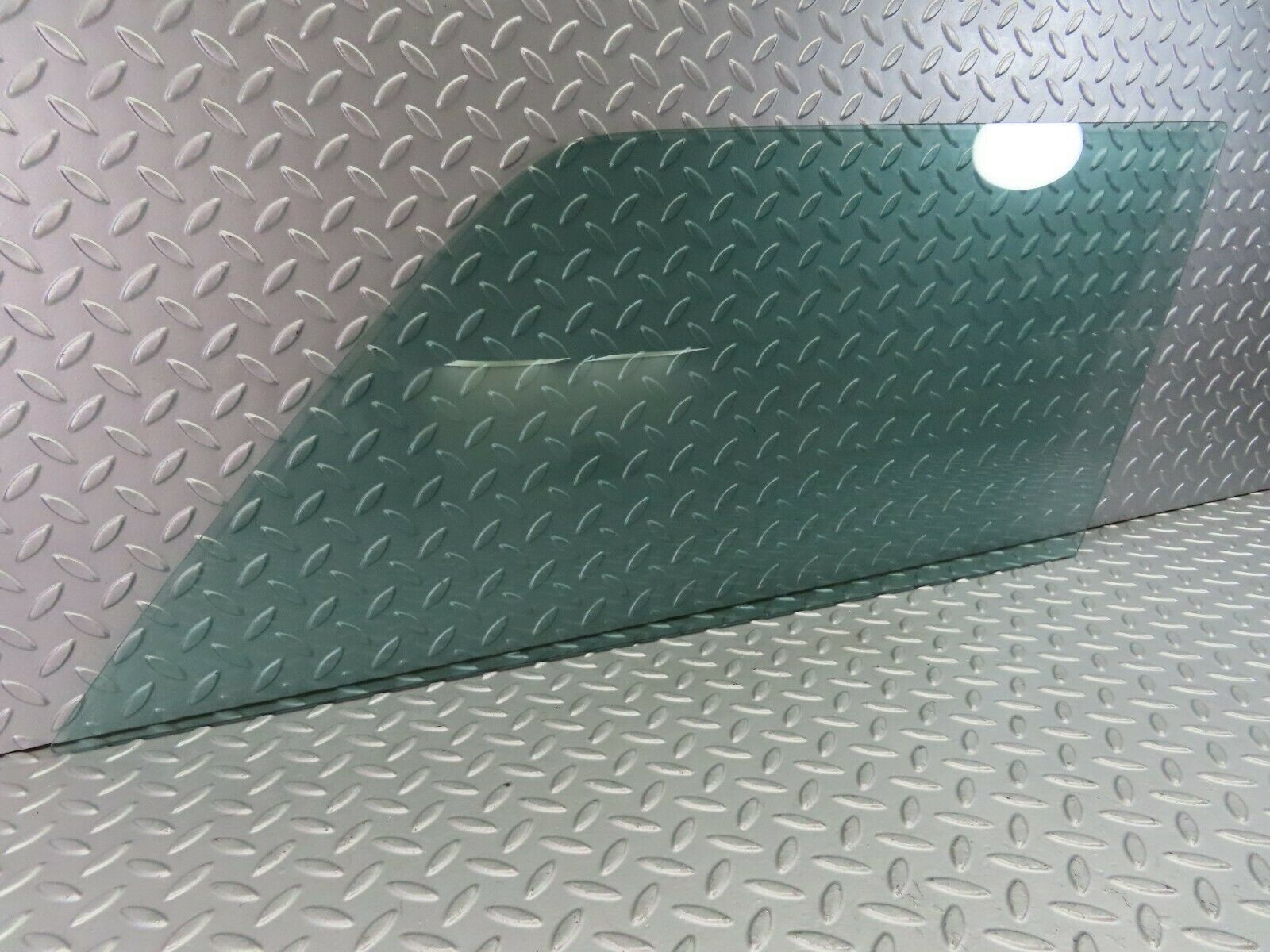 7695 Mercedes-Benz S123 230TE Wagon Rear Right Window Glass