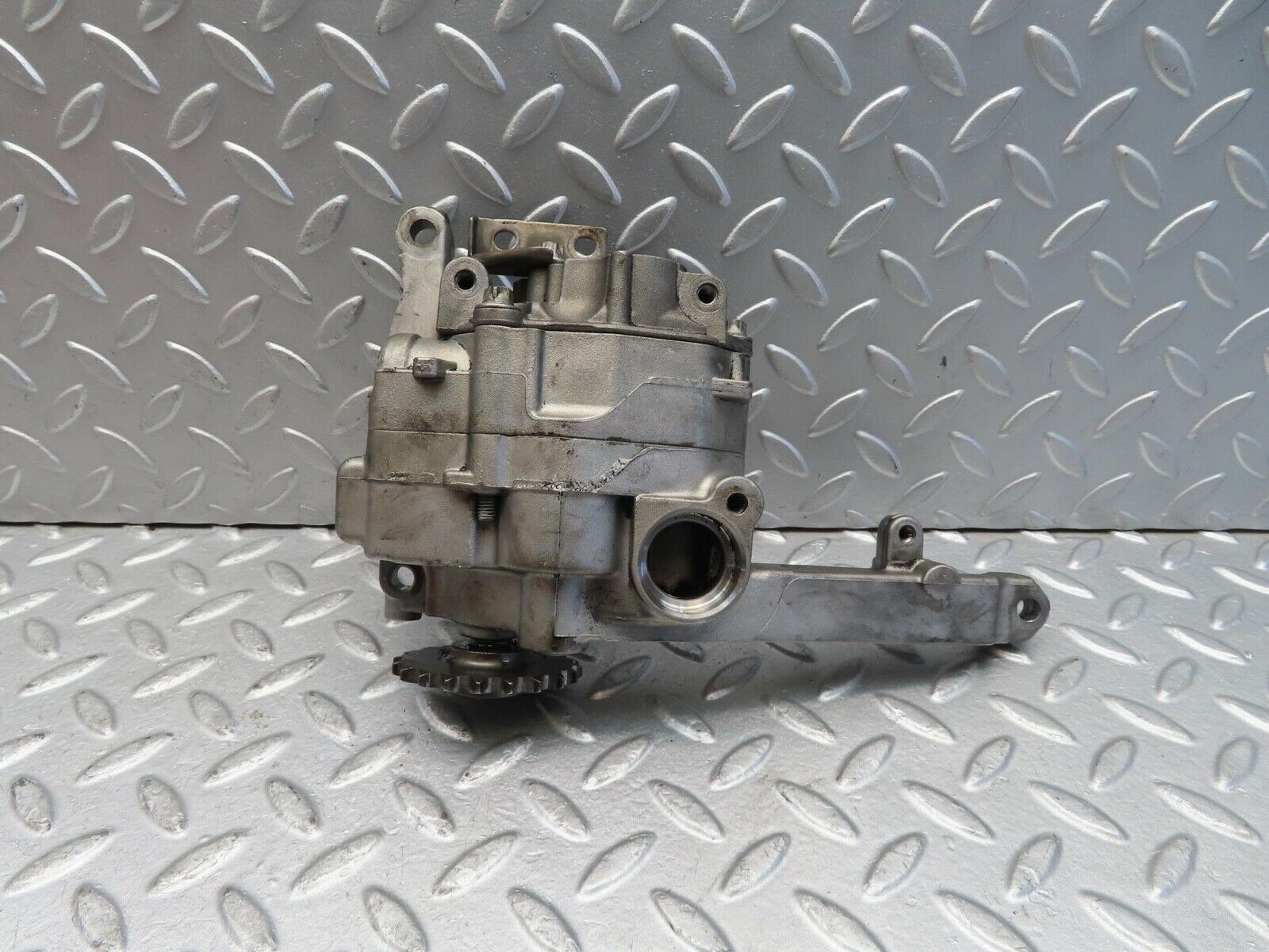11299 Mercedes-Benz W221 S320 Oil Pump 6421810901