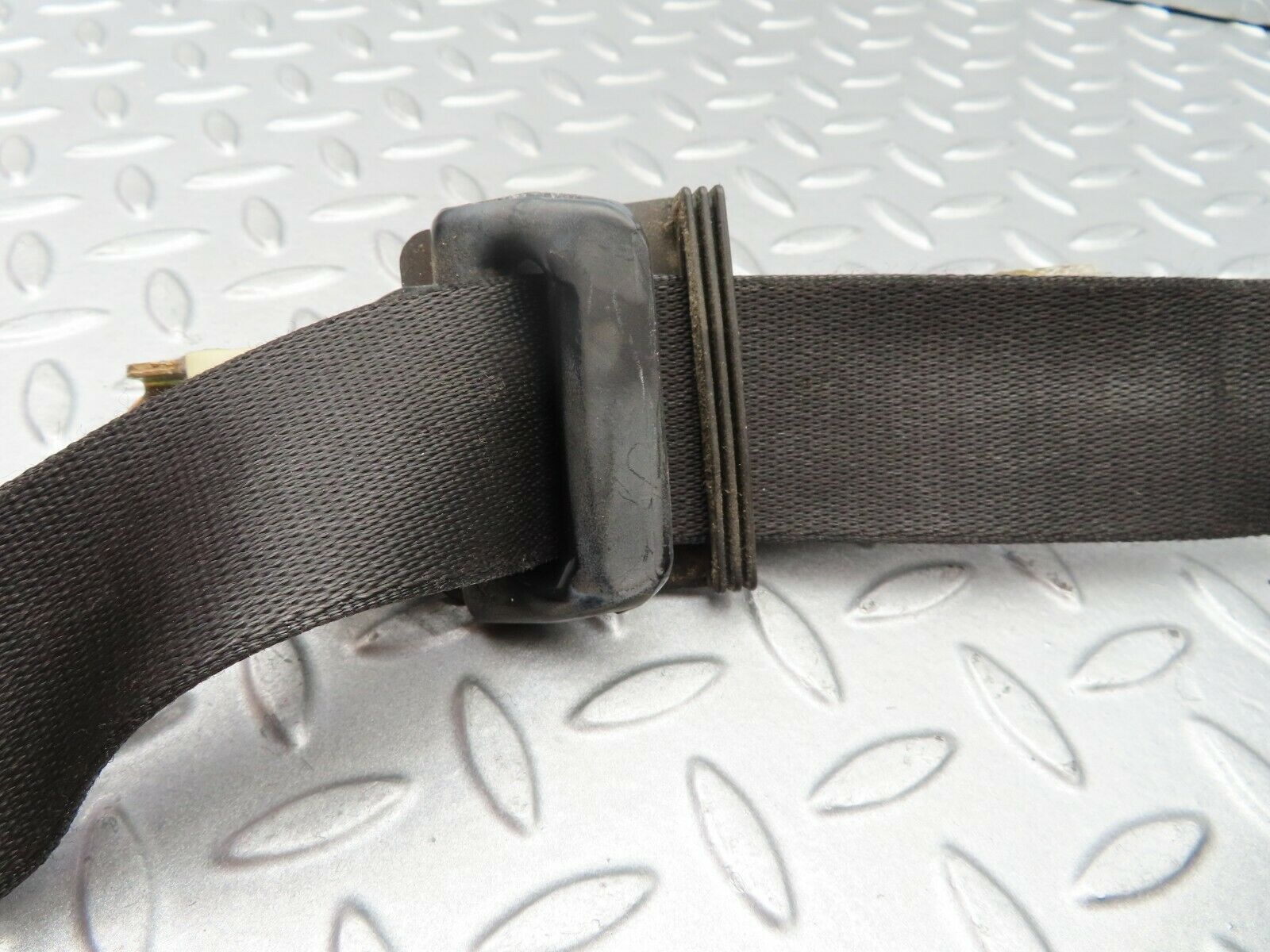 5366 Mercedes-Benz W124 230E Seat Belt Front Right 1248600686