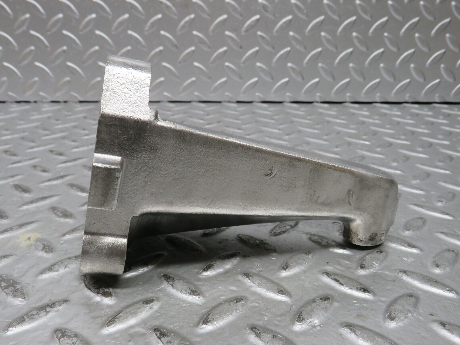 28704 Mercedes-Benz W123 230E Engine Mount Bracket Right Side 1022230304