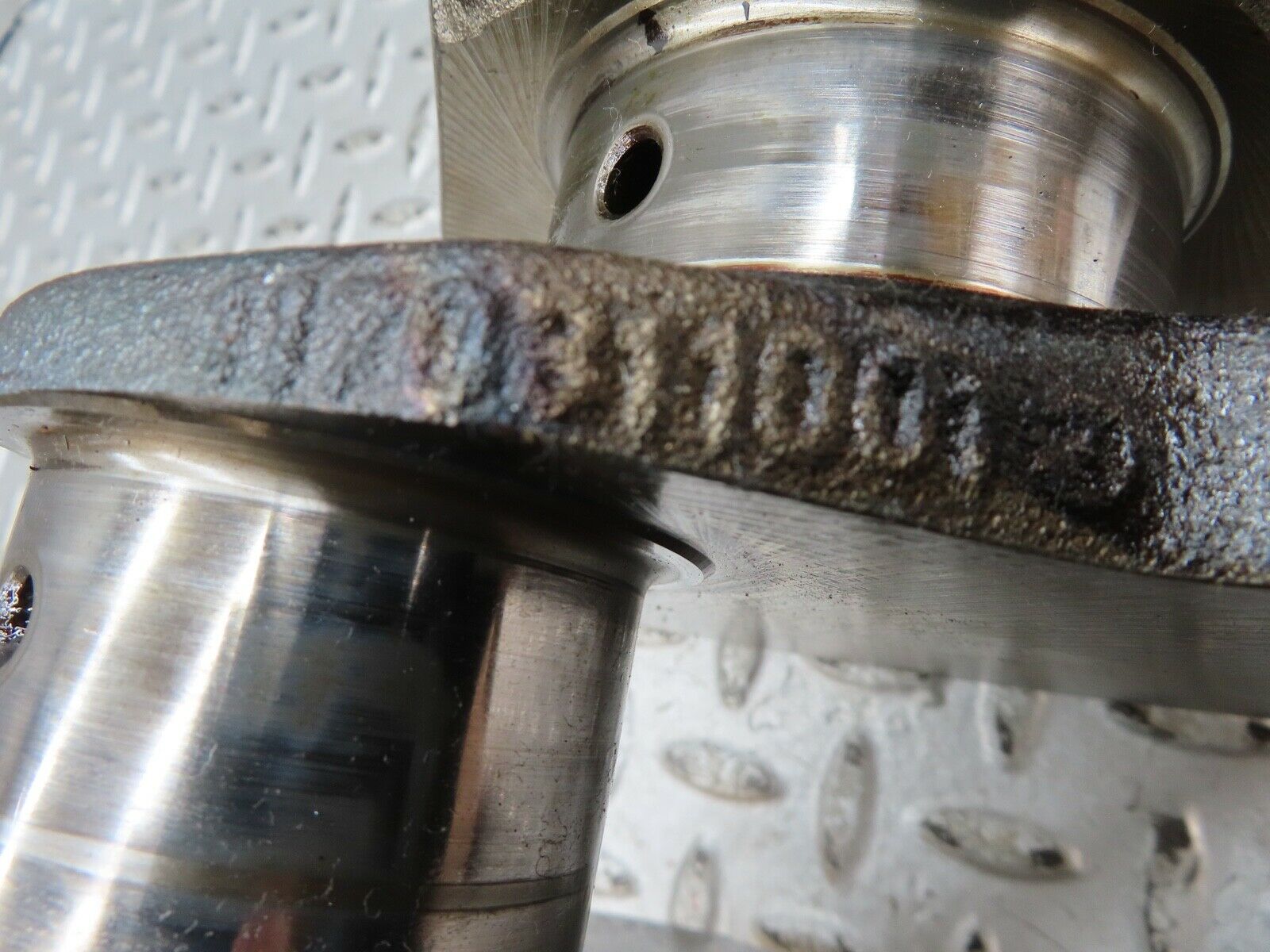 17812 Mercedes-Benz W116 450SEL Crankshaft 1170311001