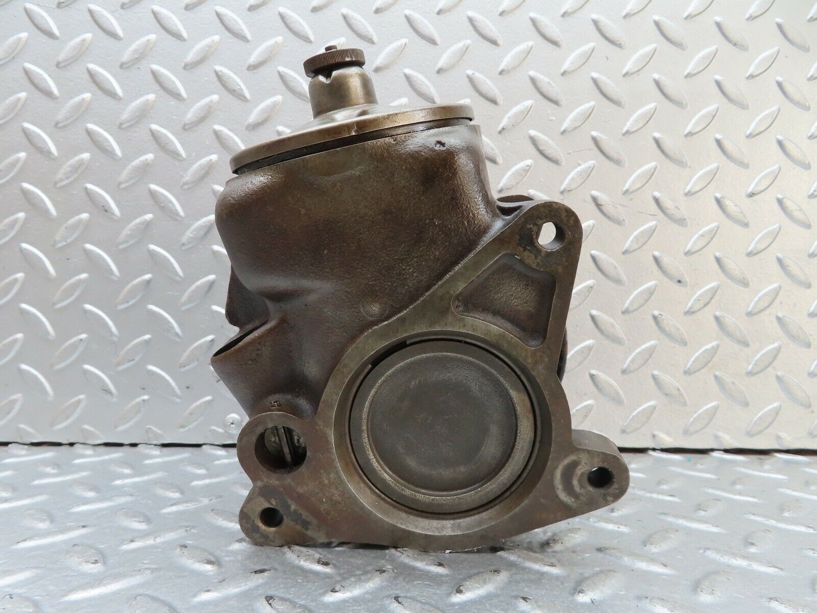 19221 Mercedes-Benz W123 300D Power Steering Pump Vickers Type 24