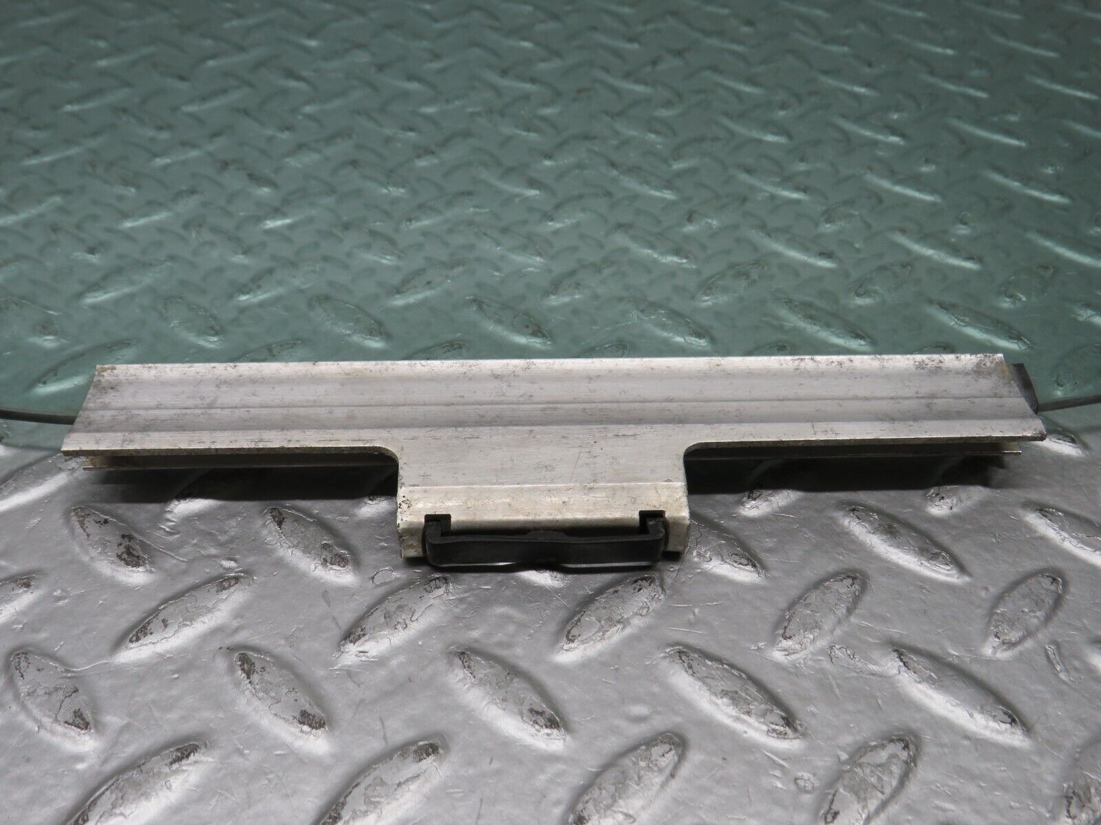 39071 Mercedes-Benz W201 190E 2.6L Rear Left Door Window Glass