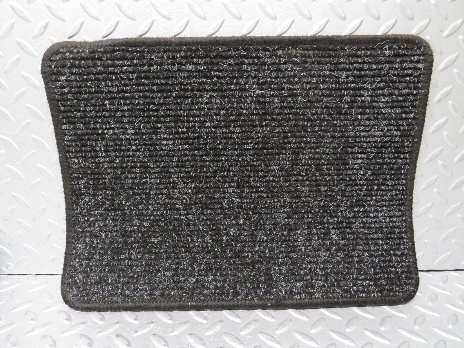 39047 Mercedes-Benz W201 190E 2.6L Rear Floor Mat 2x