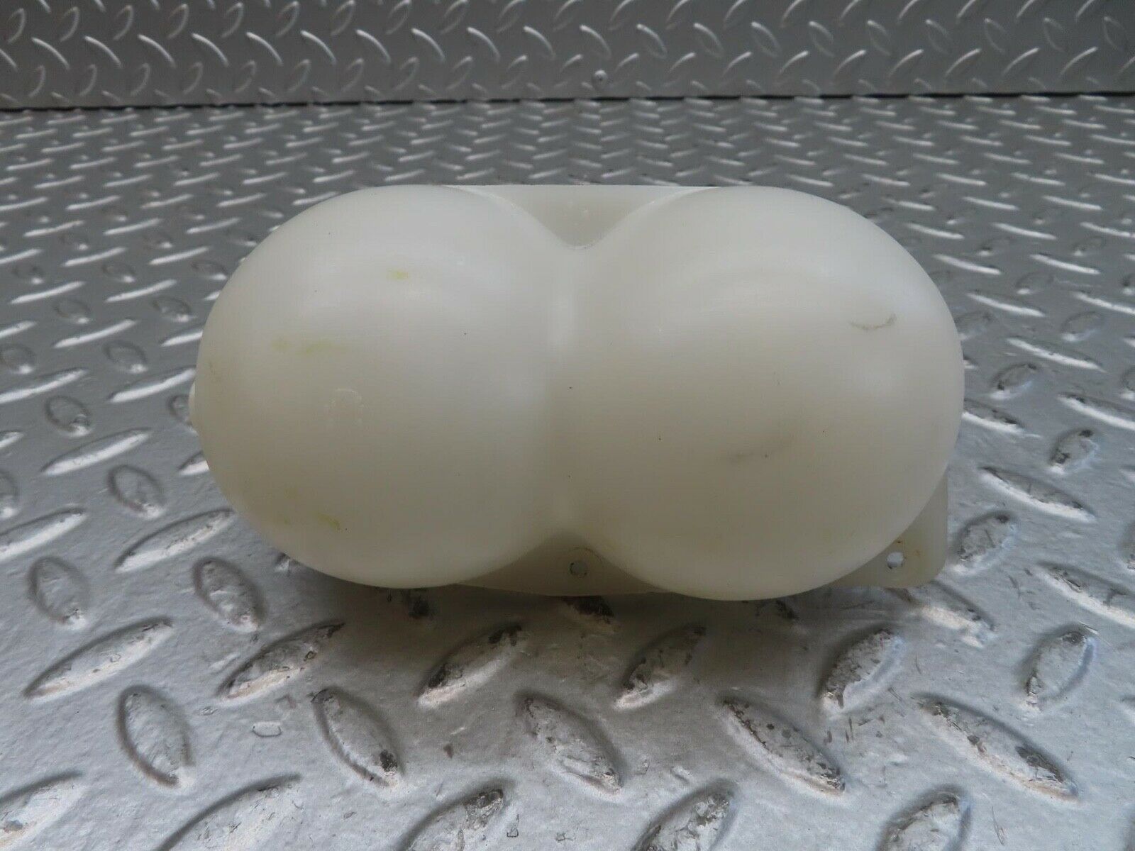 15401 Mercedes-Benz W123 230E Vacuum Reservoir Tank