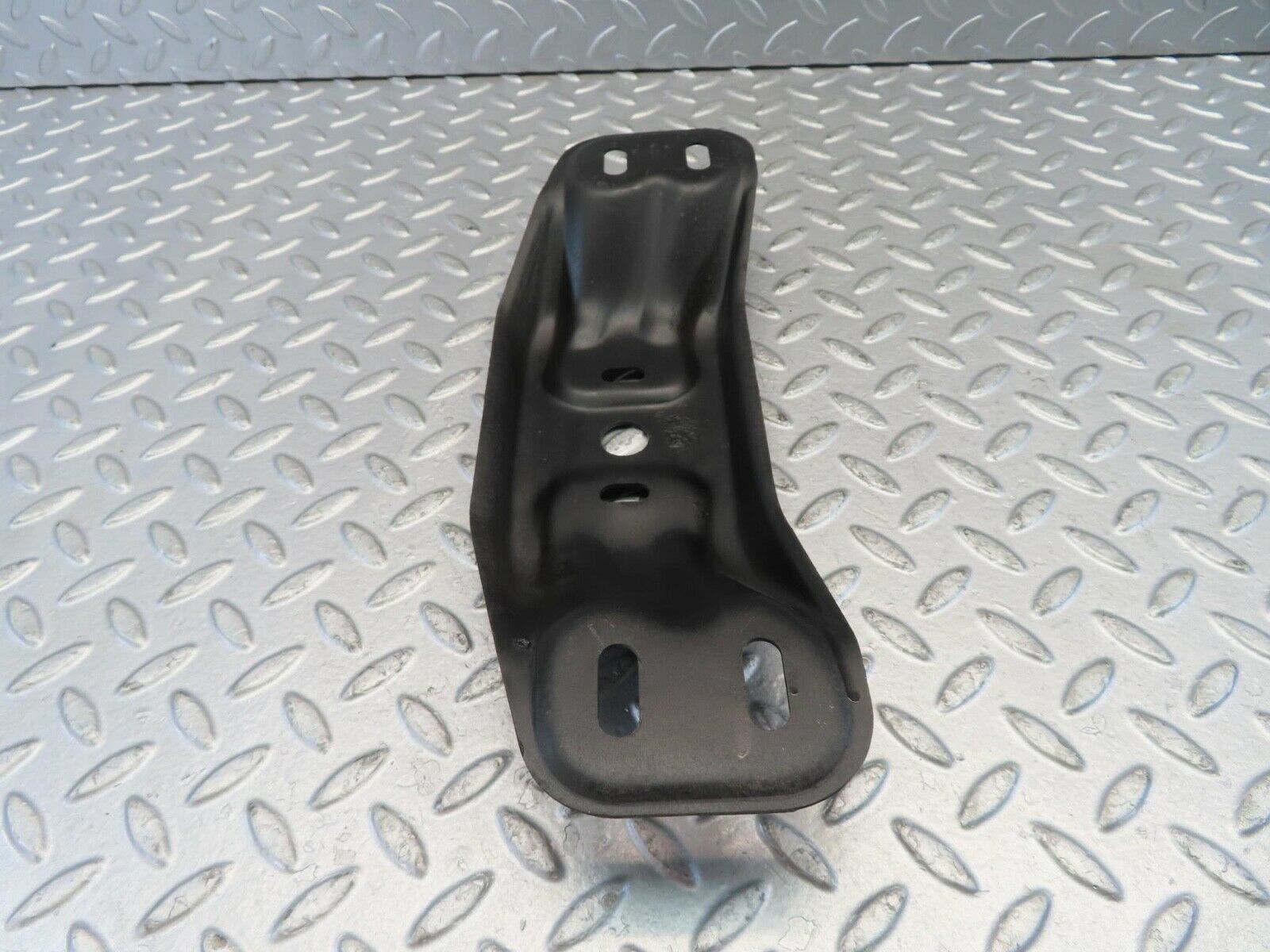 11047 Mercedes-Benz W124 Gearbox Mount Bracket