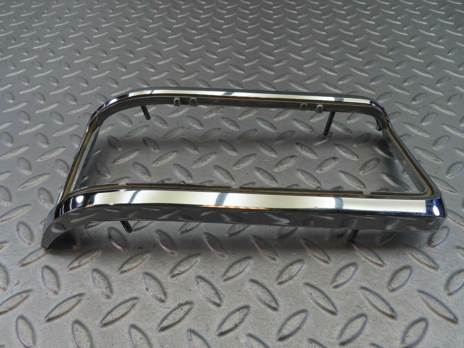 8129 Mercedes-Benz W115 Tail Light Chrome Frame Left