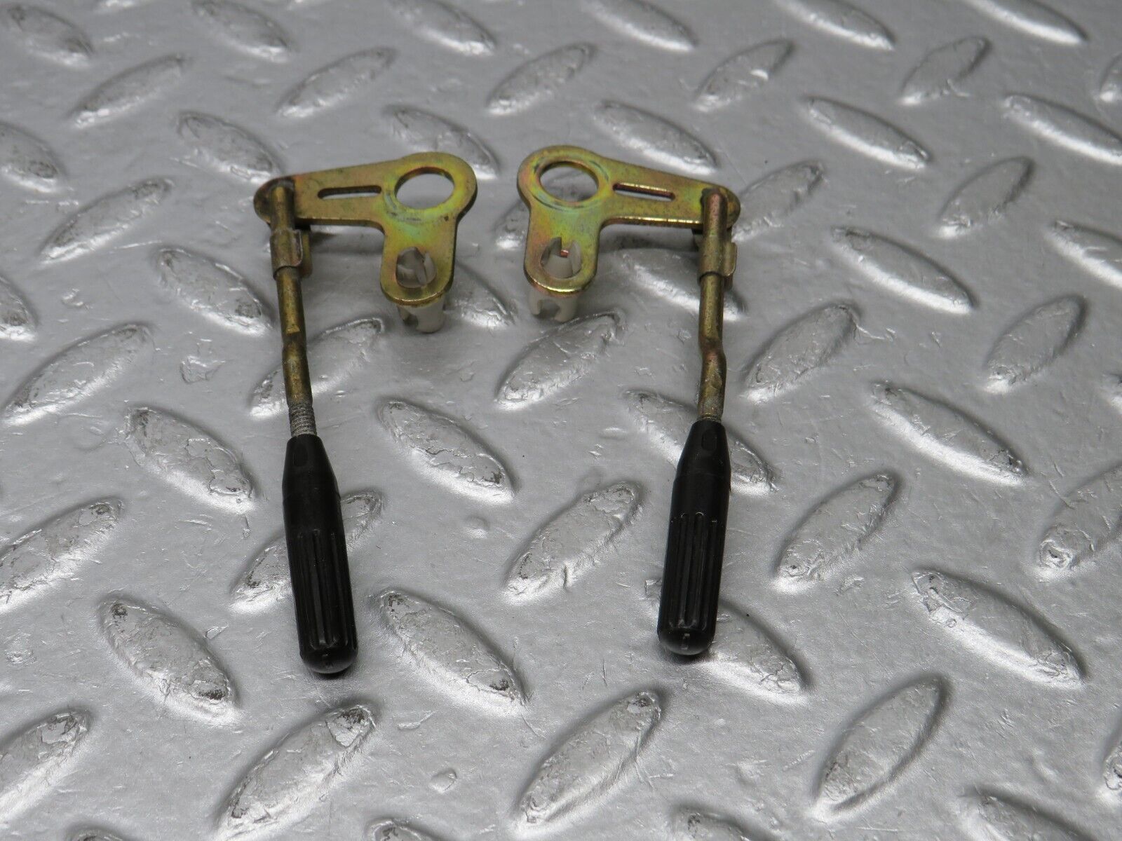 38915 Mercedes-Benz W201 190E 2.6L Rear Door Lock Knob