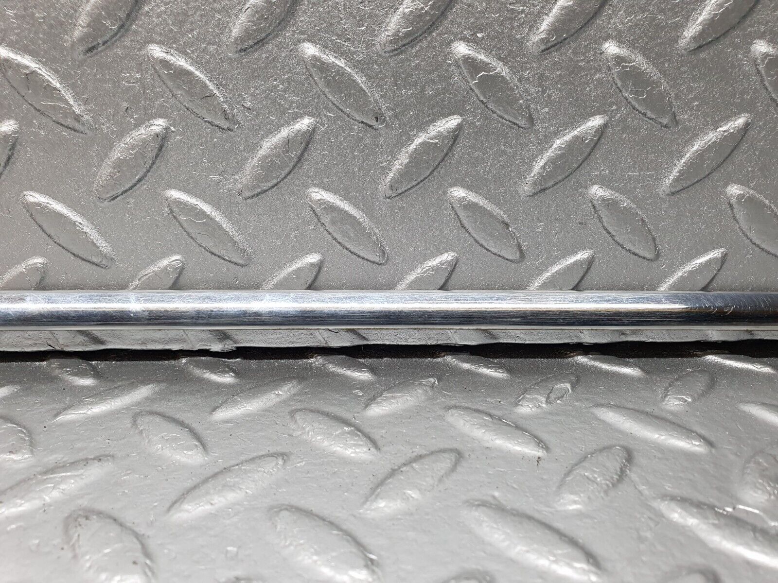 41299 Mercedes-Benz S124 E220 Wagon Tailgate Handle Chrome Moulding Trim