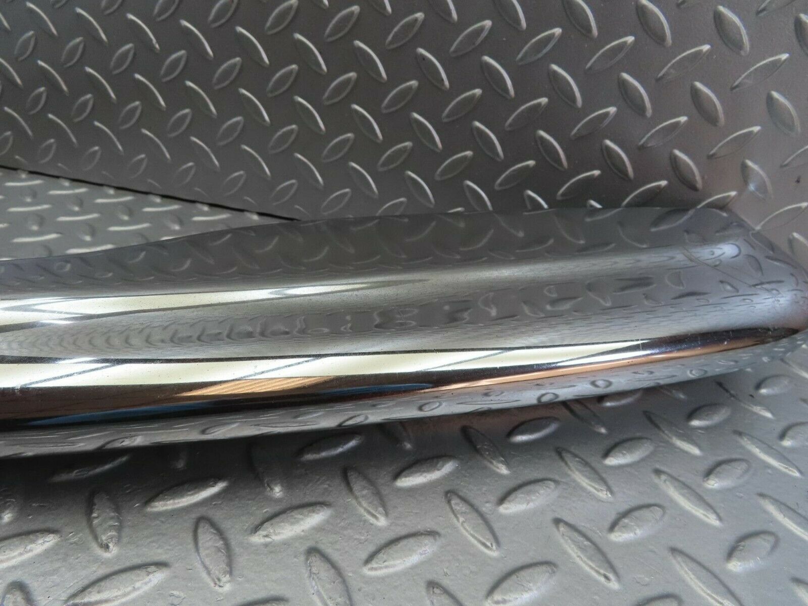 10608 Mercedes-Benz W108 Front Right Upper Bumper Corner