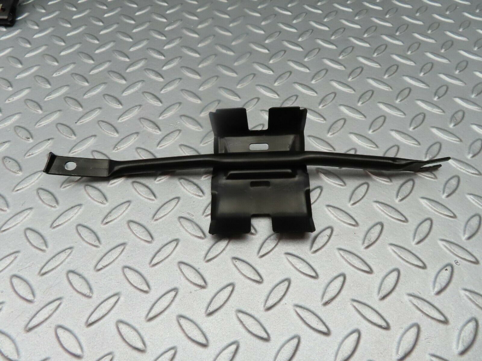 5364 Mercedes-Benz W124 230E Dashboard Bracket