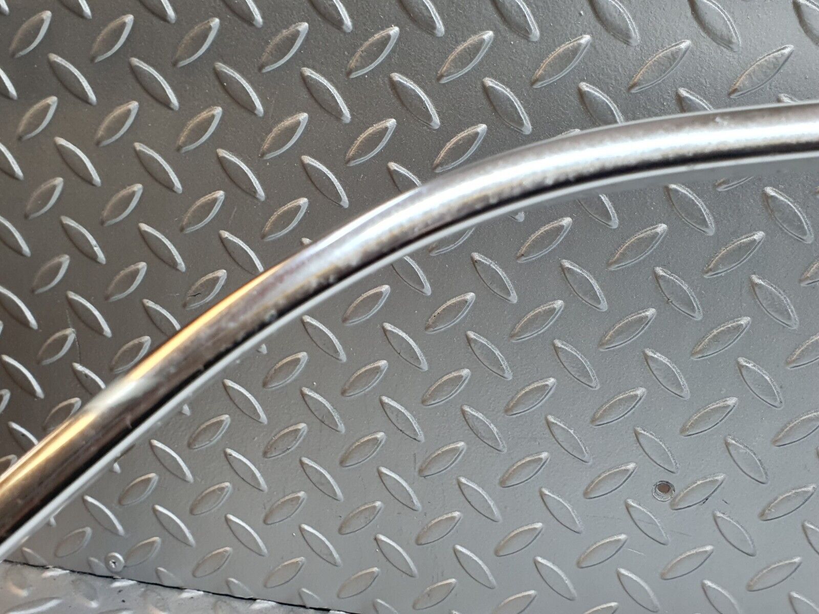 41262 Mercedes-Benz W126 300SE Roof Chrome Trim Left Side