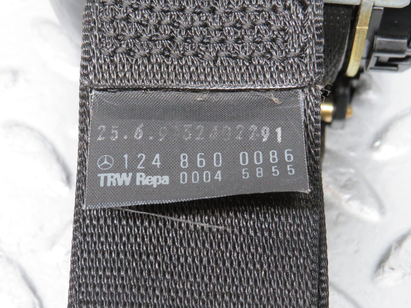 30560 Mercedes-Benz W124 230E Rear Seat Belt & Buckles 1248600086 1248608585