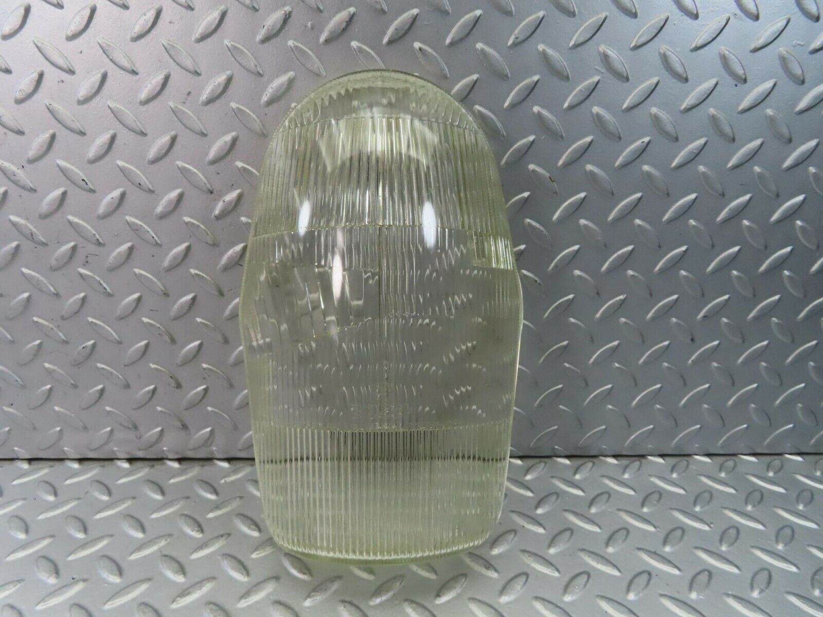 8957 Mercedes-Benz W108 Headlight Lens