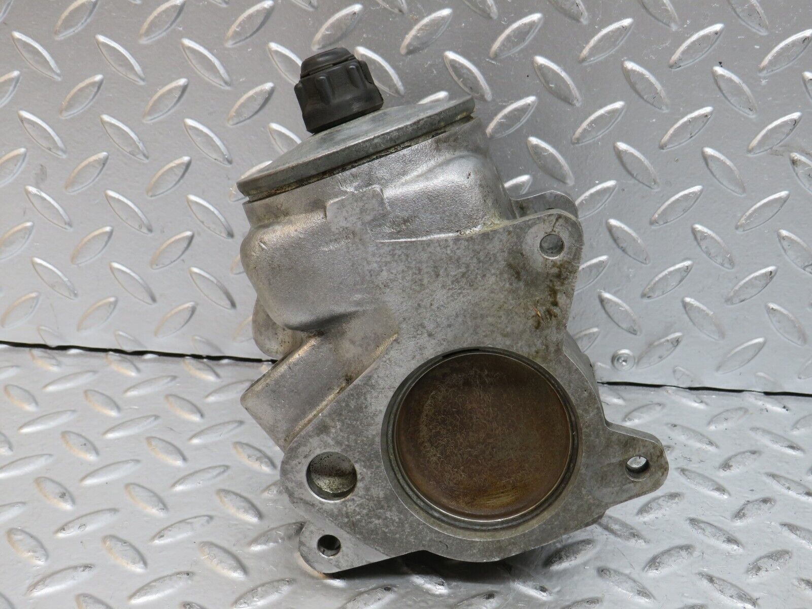 28393 Mercedes-Benz S123 240D Wagon Power Steering Pump 1264601580