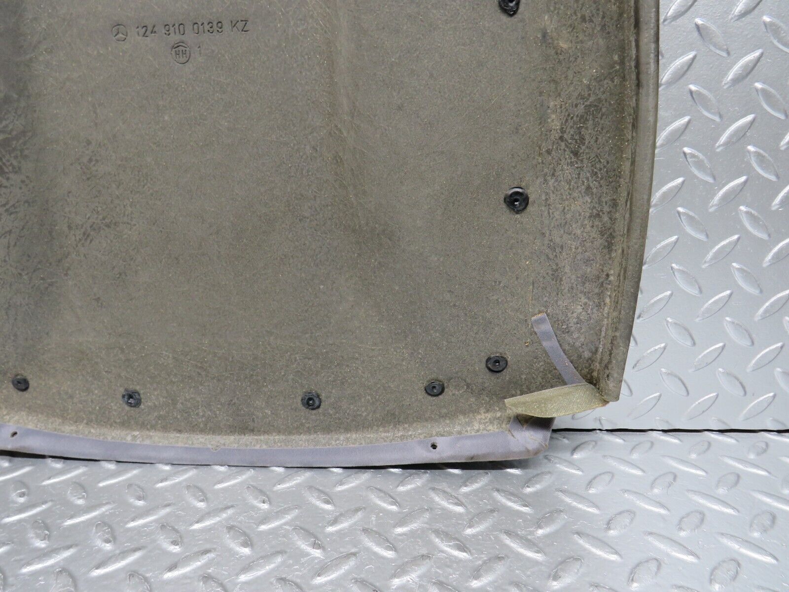 30426 Mercedes-Benz W124 230E Front Right Driver Seat Rear Cover 1249100139