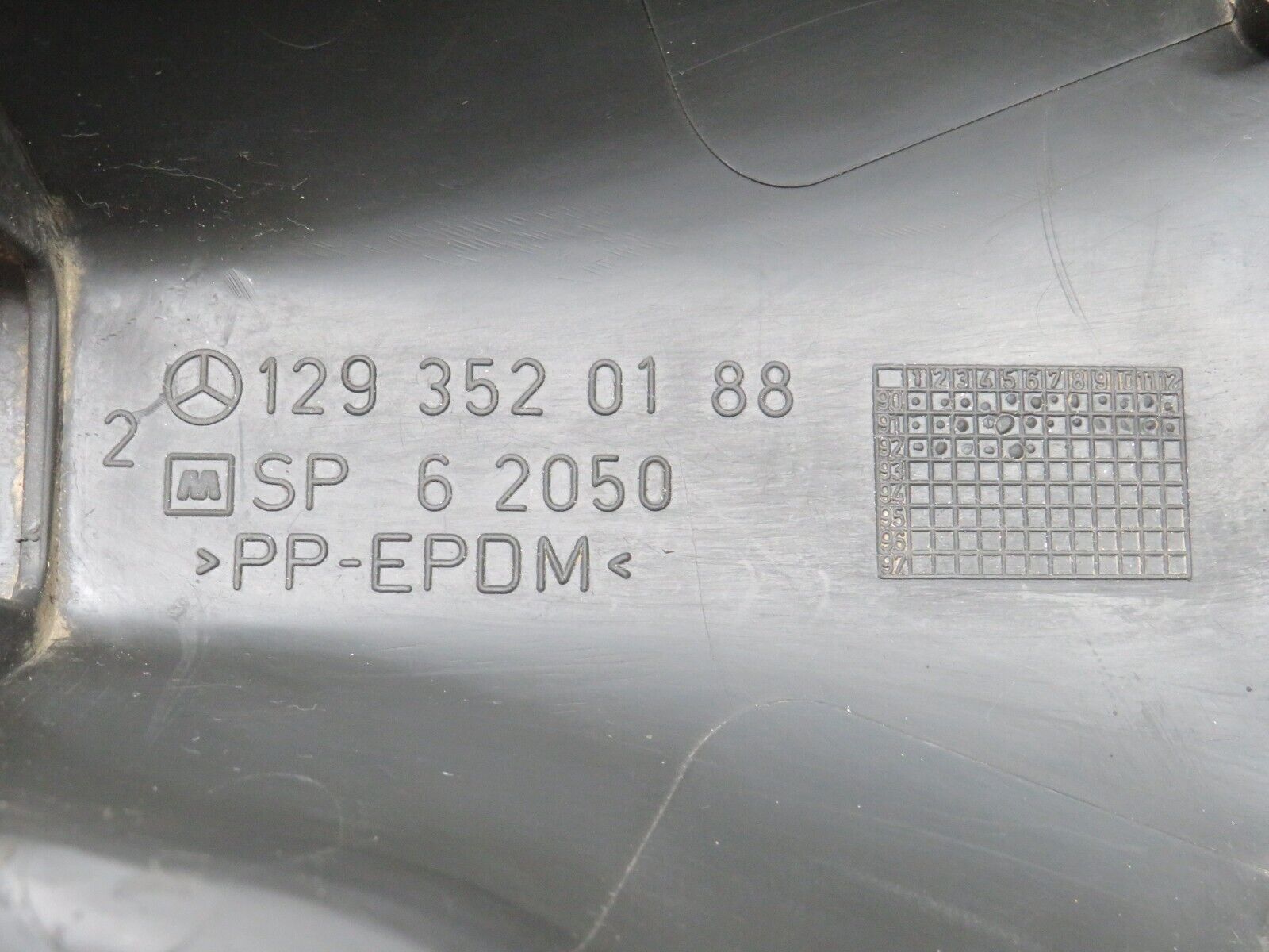 30436 Mercedes-Benz W124 230E Rear Control Arm Cover 1293520188