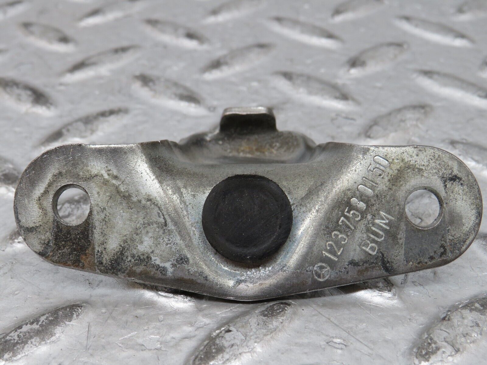 27877 Mercedes-Benz W123 280E Trunk Lock Latch 1237580150