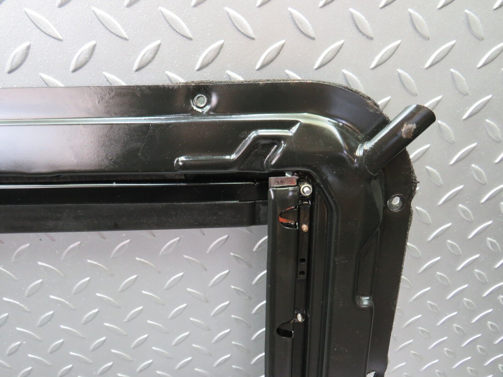 28908 Mercedes-Benz C124 320CE Coupe Power Sunroof Frame