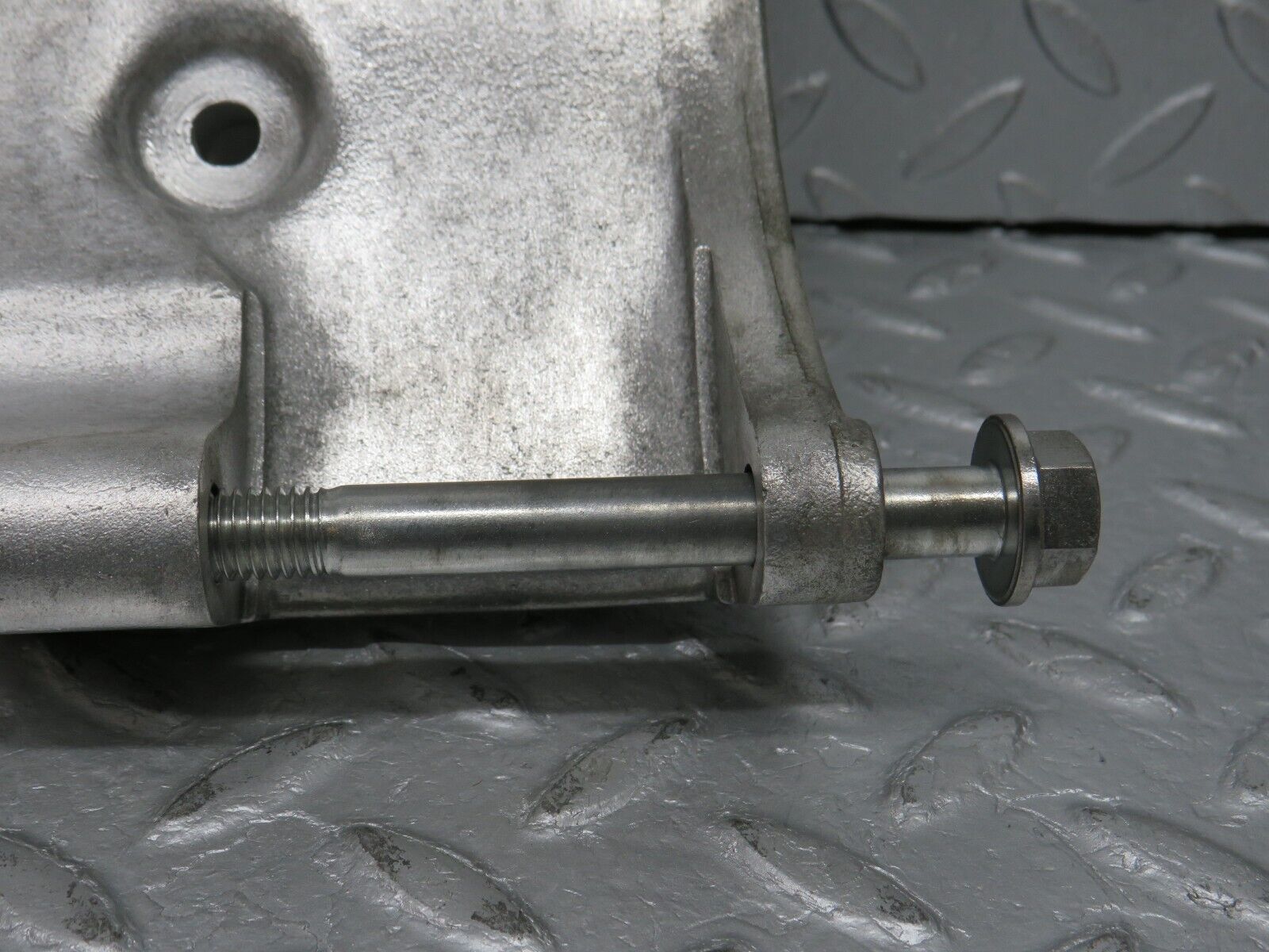 38625 Mercedes-Benz R129 280SL Coupe Alternator Generator Bracket 1041550135