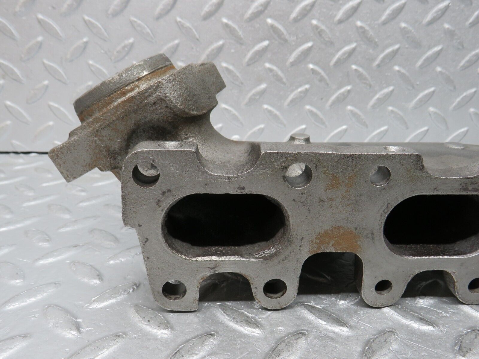 38159 Mercedes-Benz A124 320E Cabriolet Exhaust Manifold 4-6 1041423601