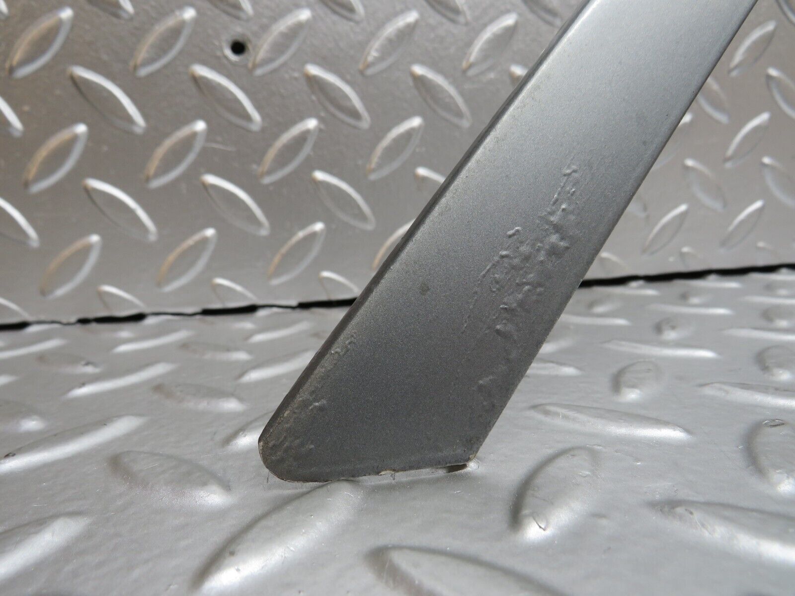 32312 Mercedes-Benz S124 300TE Wagon Front Left Door Exterior Frame Trim