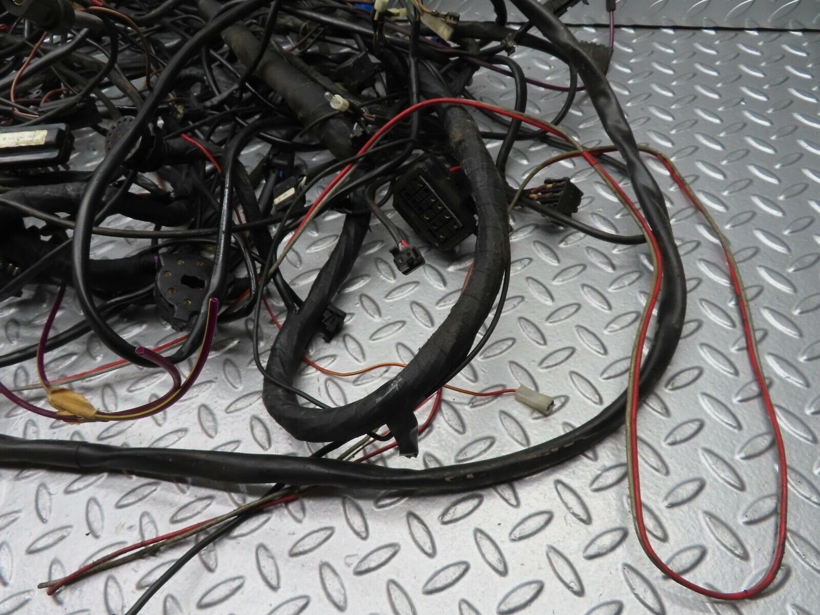 21251 Mercedes-Benz W123 230E Engine Chassis Body Wire Wiring Harness