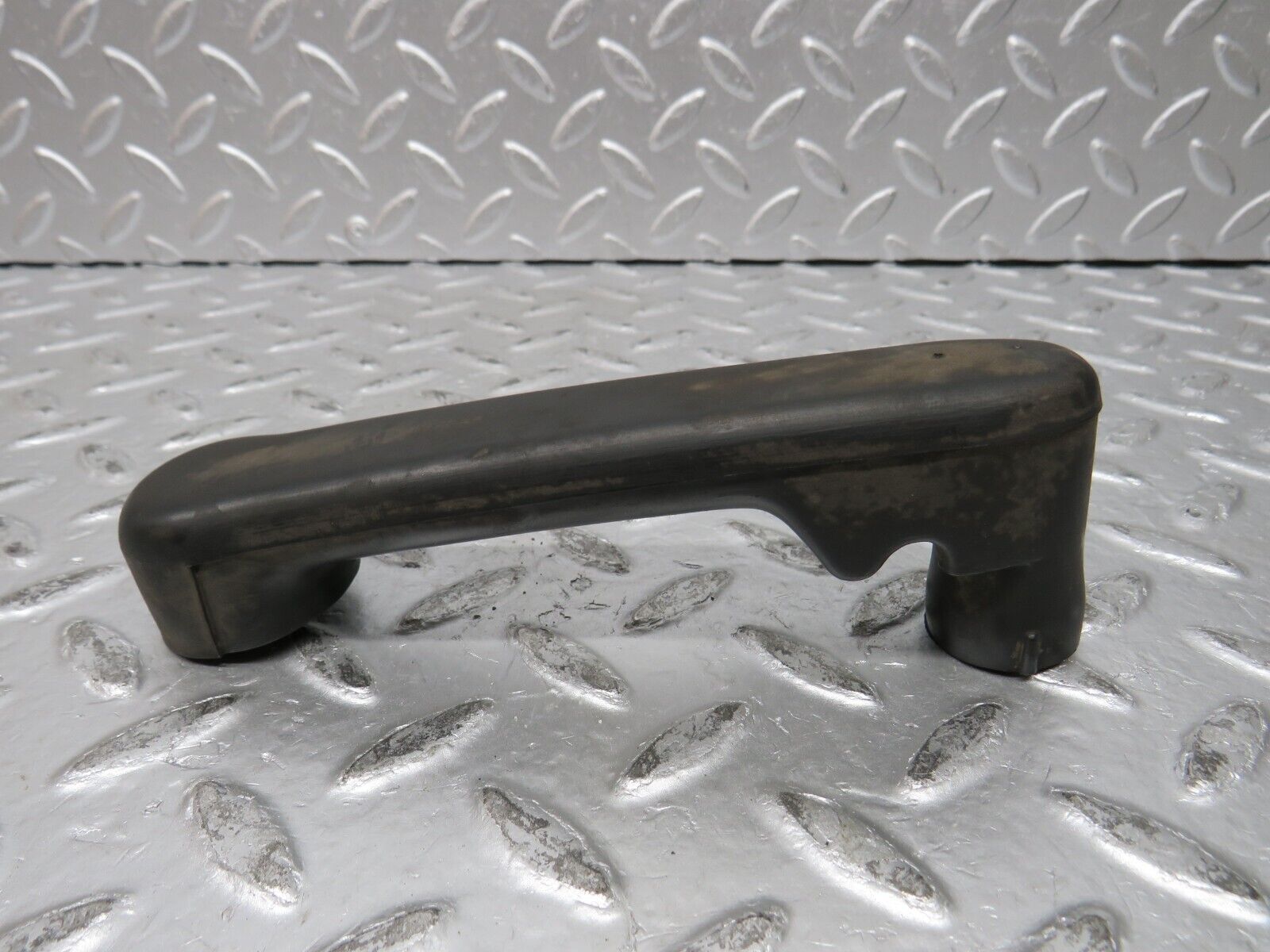 31975 Mercedes-Benz W123 230E Crankcase Breather Pipe 1020942682