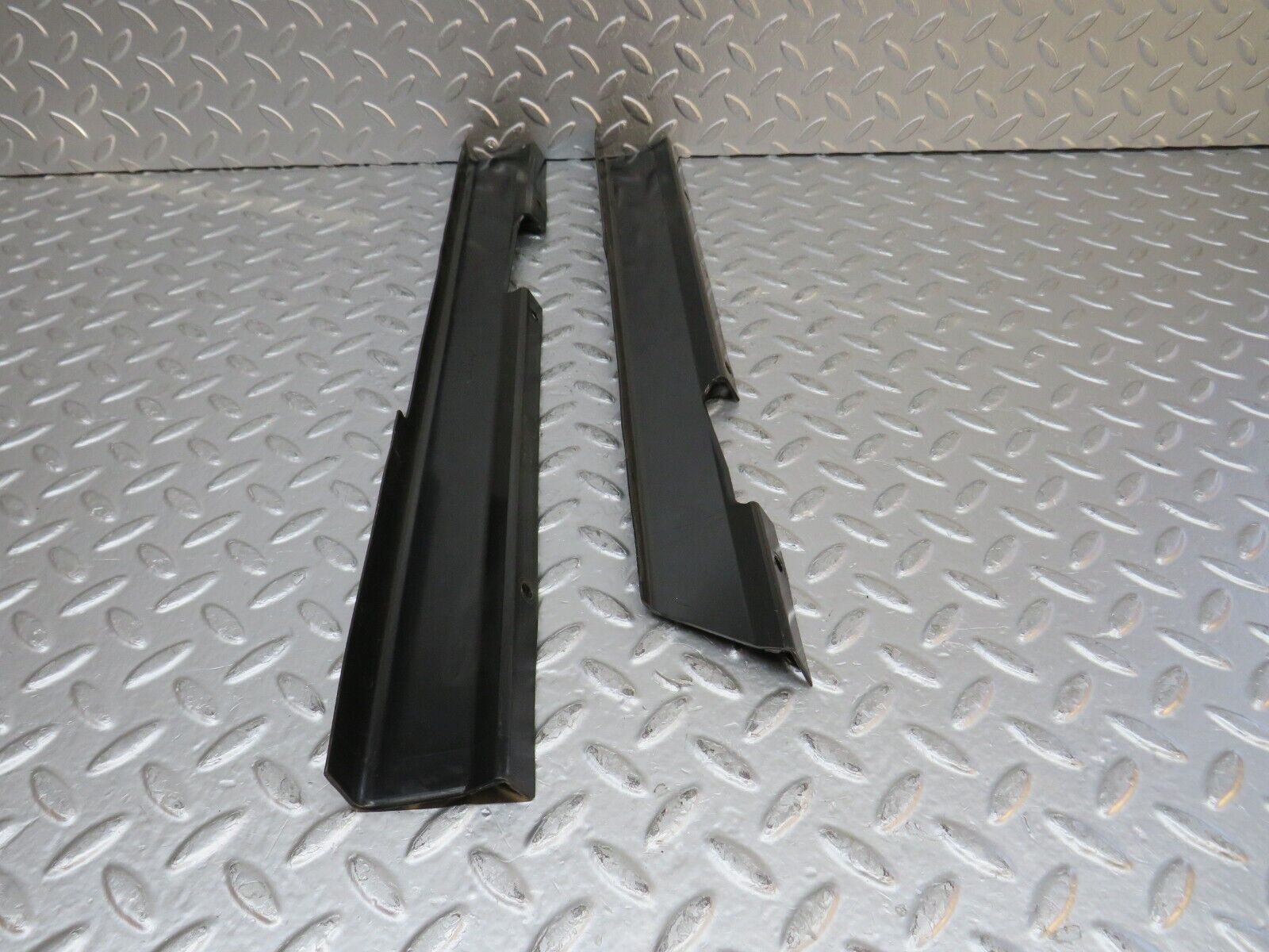 0463 Mercedes-Benz W123 230E Cable Channel Duct Front Pair 1238210936