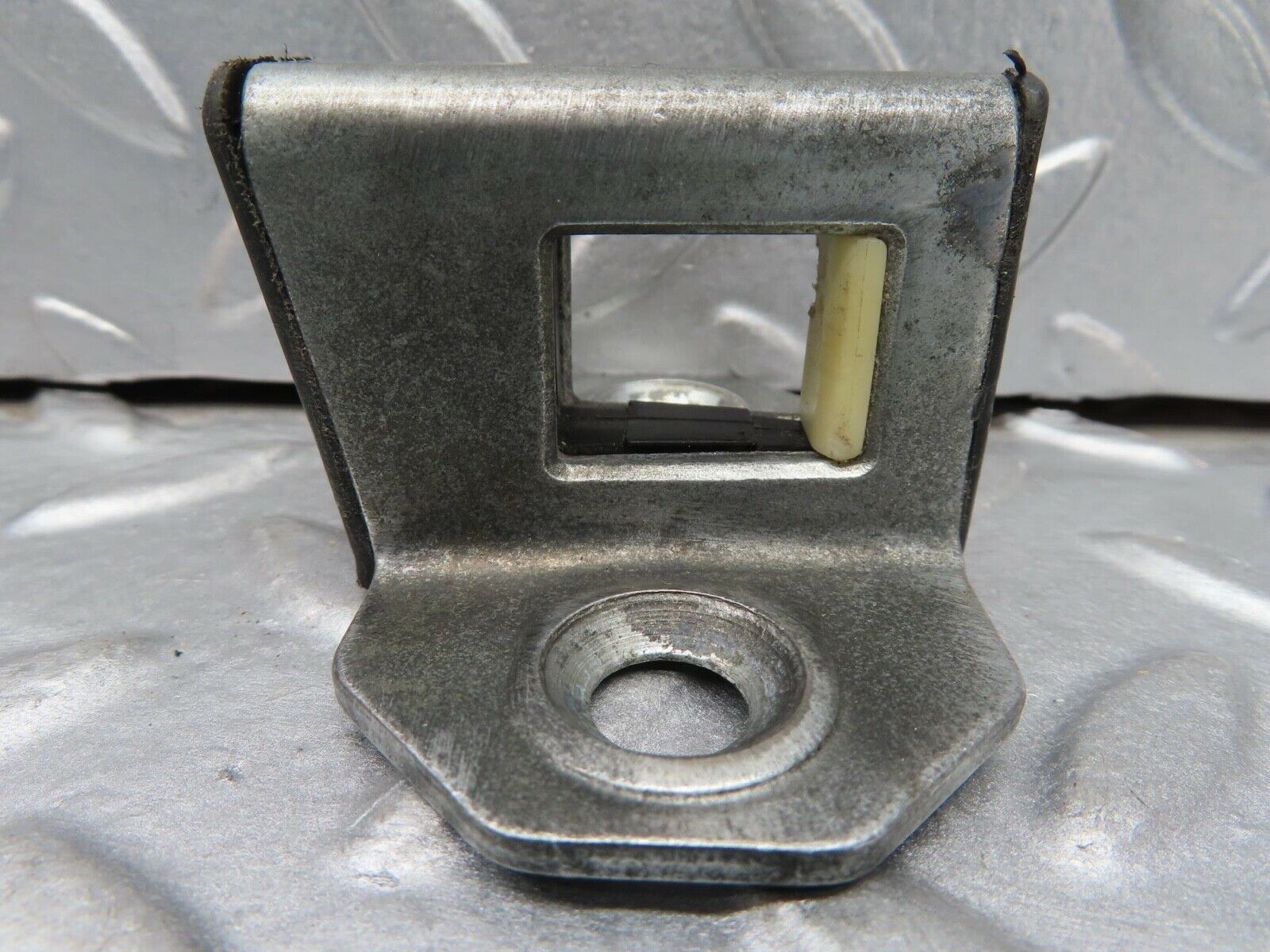 16454 Mercedes-Benz W124 260E Door Lock Latch