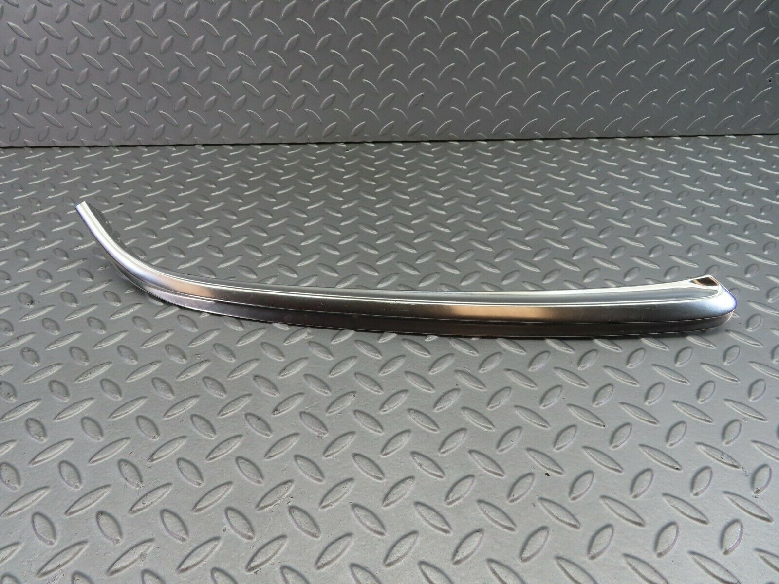 7438 Mercedes-Benz W116 450SE Roof Chrome Moulding Right Side