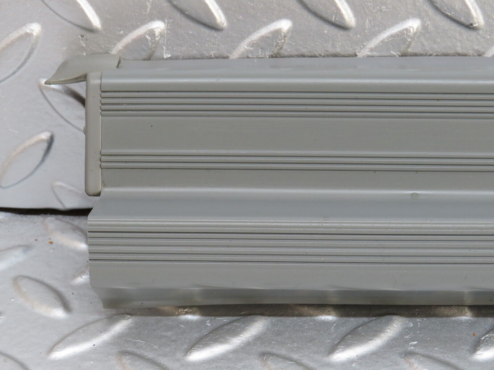 33589 Mercedes-Benz W201 190E 2.0L Front Right Door Sill Trim Grey