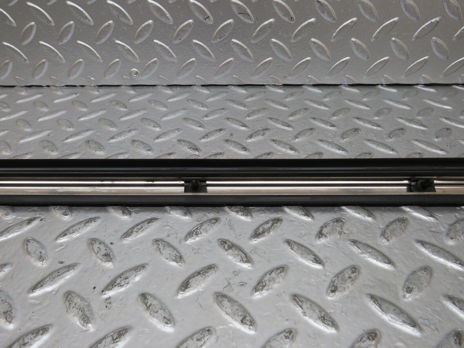 26294 Mercedes-Benz W116 450SE Front Right Door Moulding Trim