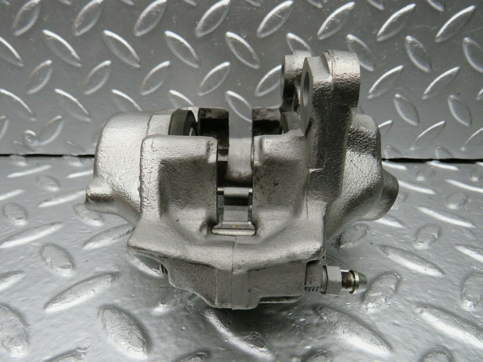 22413 Mercedes-Benz C124 E220 Coupe Rear Left Brake Caliper Lucas 34